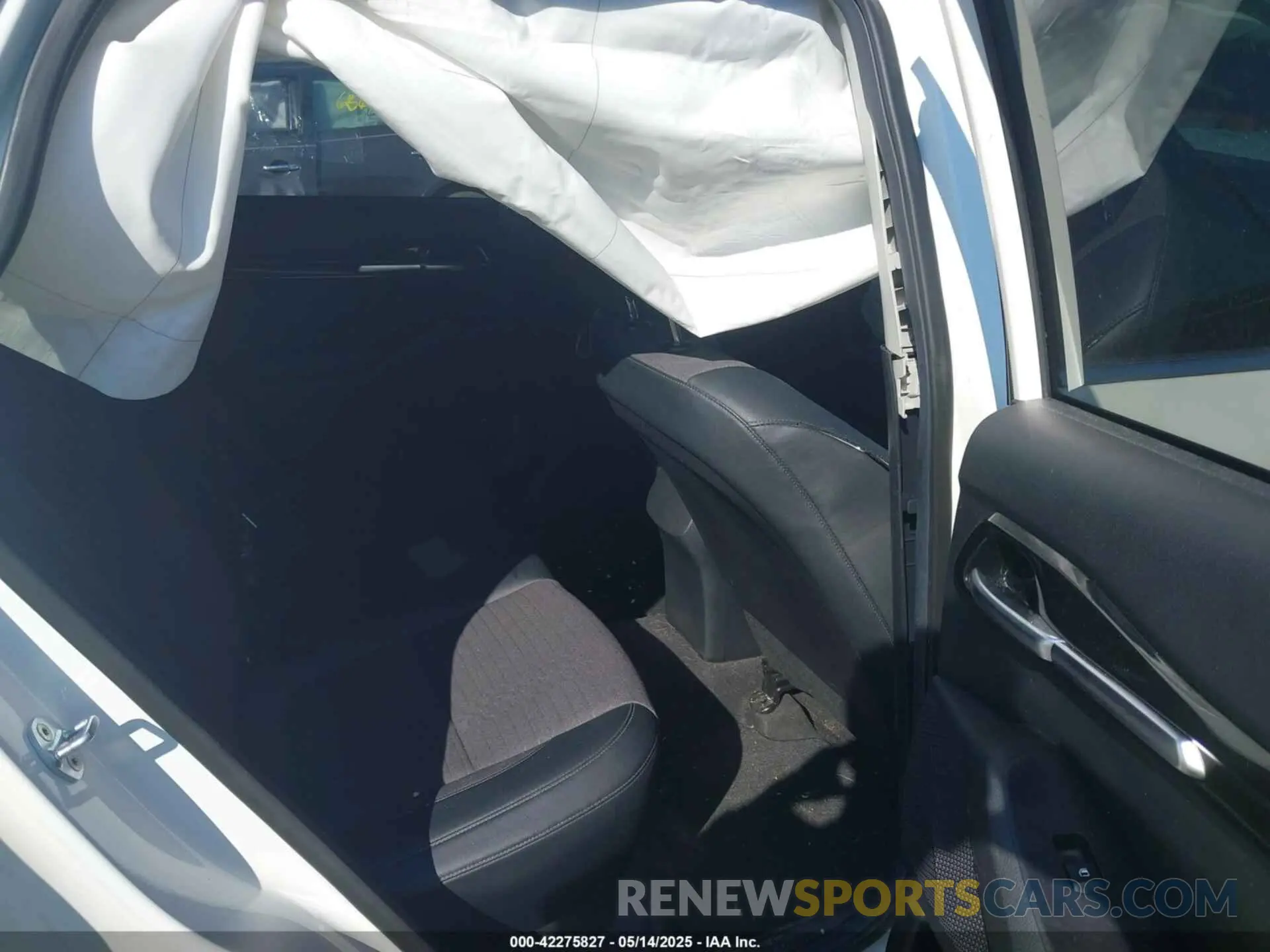 8 Photograph of a damaged car KNDEUCA20M7156399 KIA SELTOS 2021