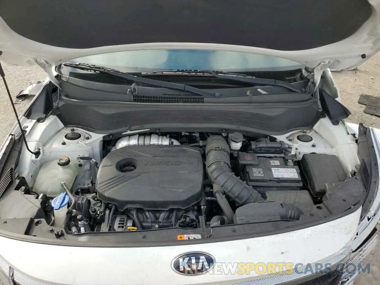 12 Photograph of a damaged car KNDEUCA24M7106766 KIA SELTOS 2021