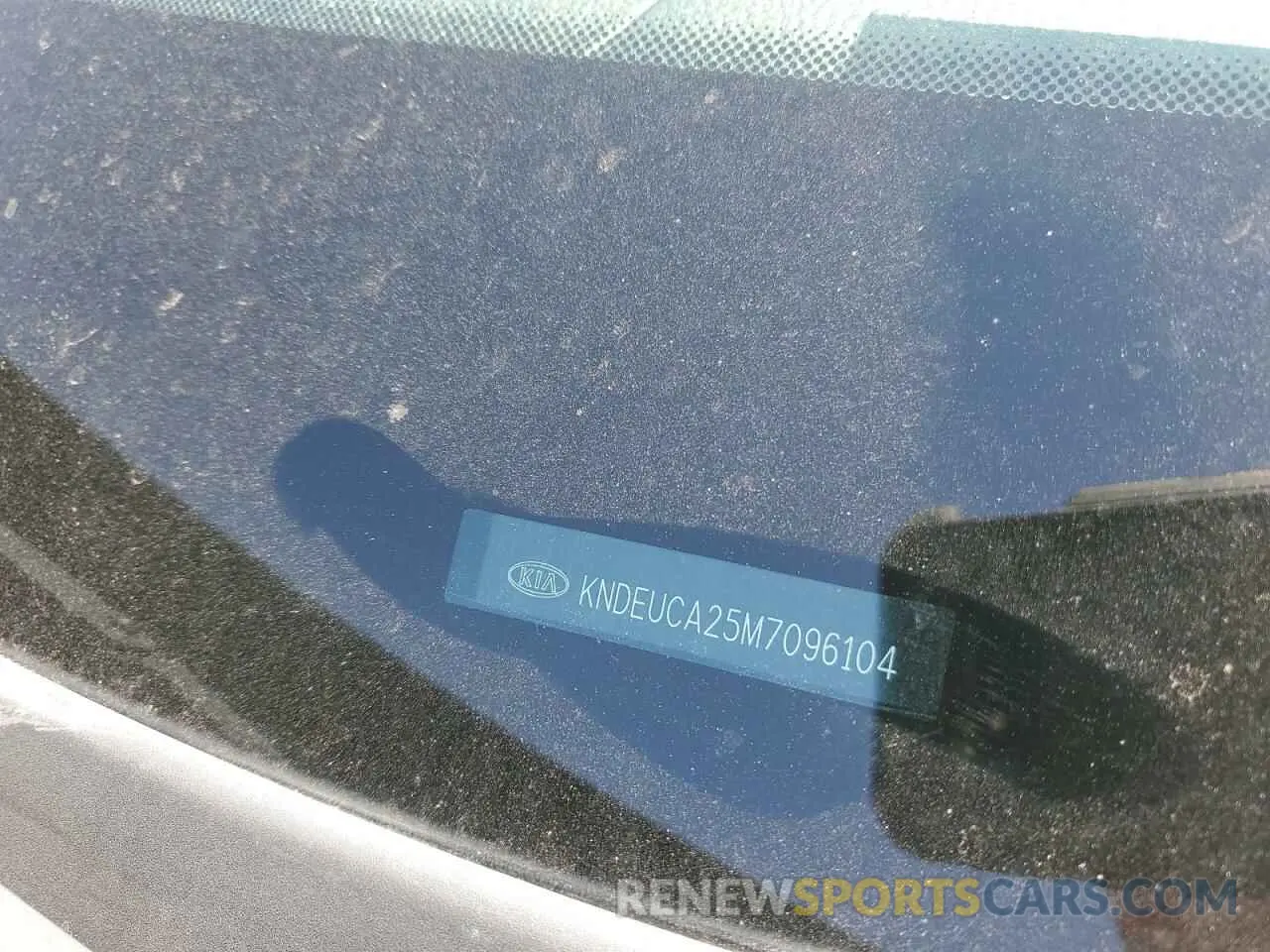 14 Photograph of a damaged car KNDEUCA25M7096104 KIA SELTOS 2021