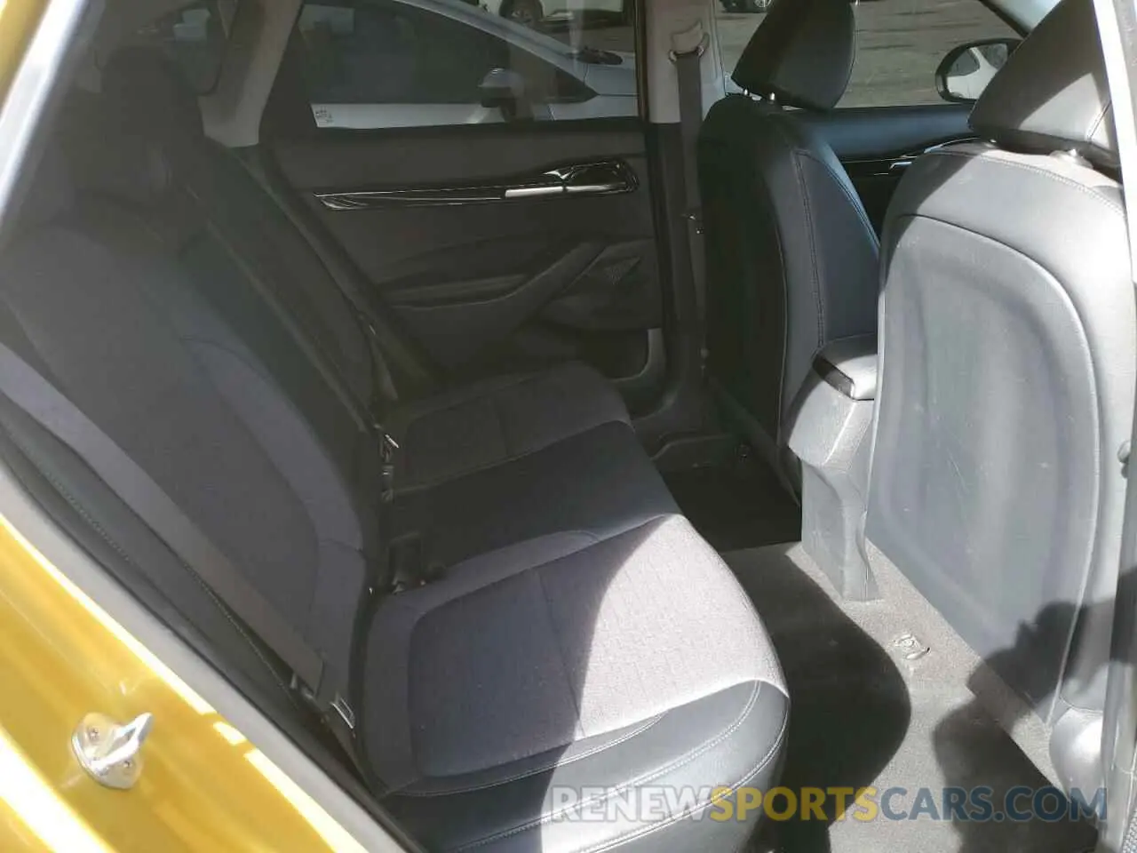 11 Photograph of a damaged car KNDEUCA26M7145942 KIA SELTOS 2021