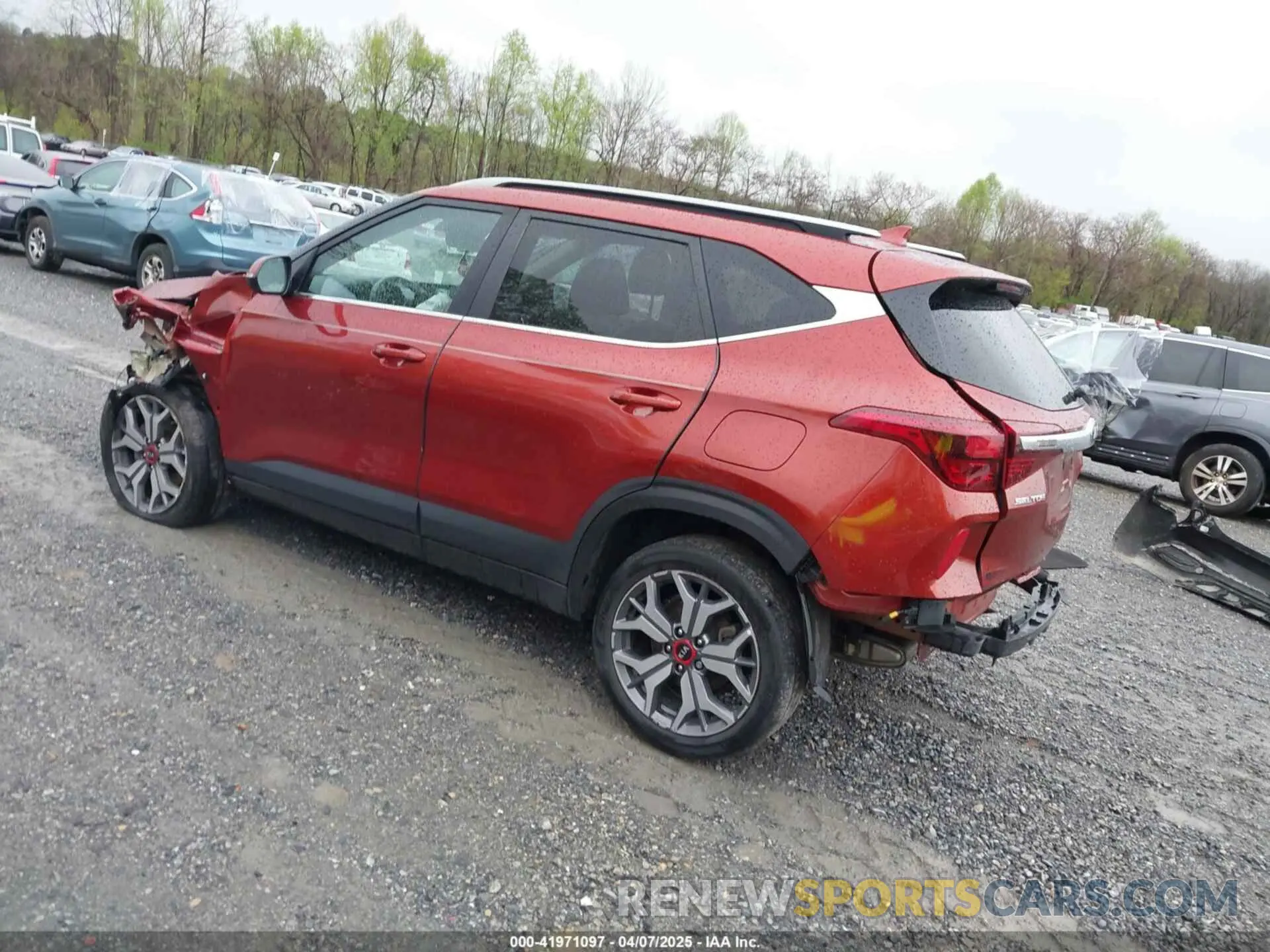 3 Photograph of a damaged car KNDEUCA27M7141978 KIA SELTOS 2021