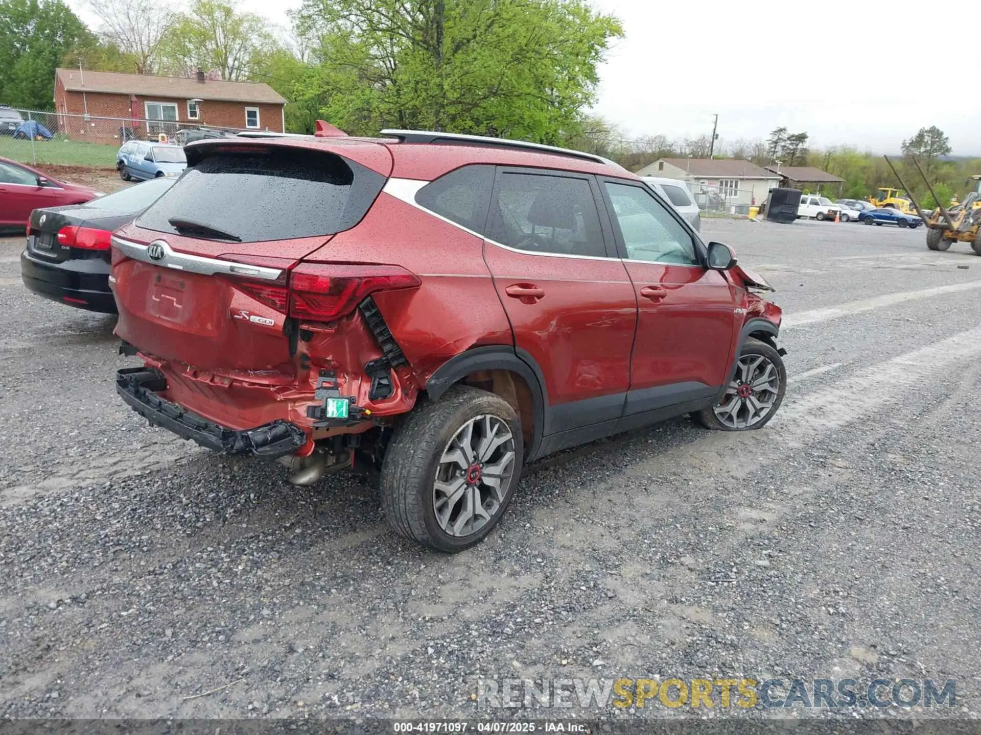 4 Photograph of a damaged car KNDEUCA27M7141978 KIA SELTOS 2021