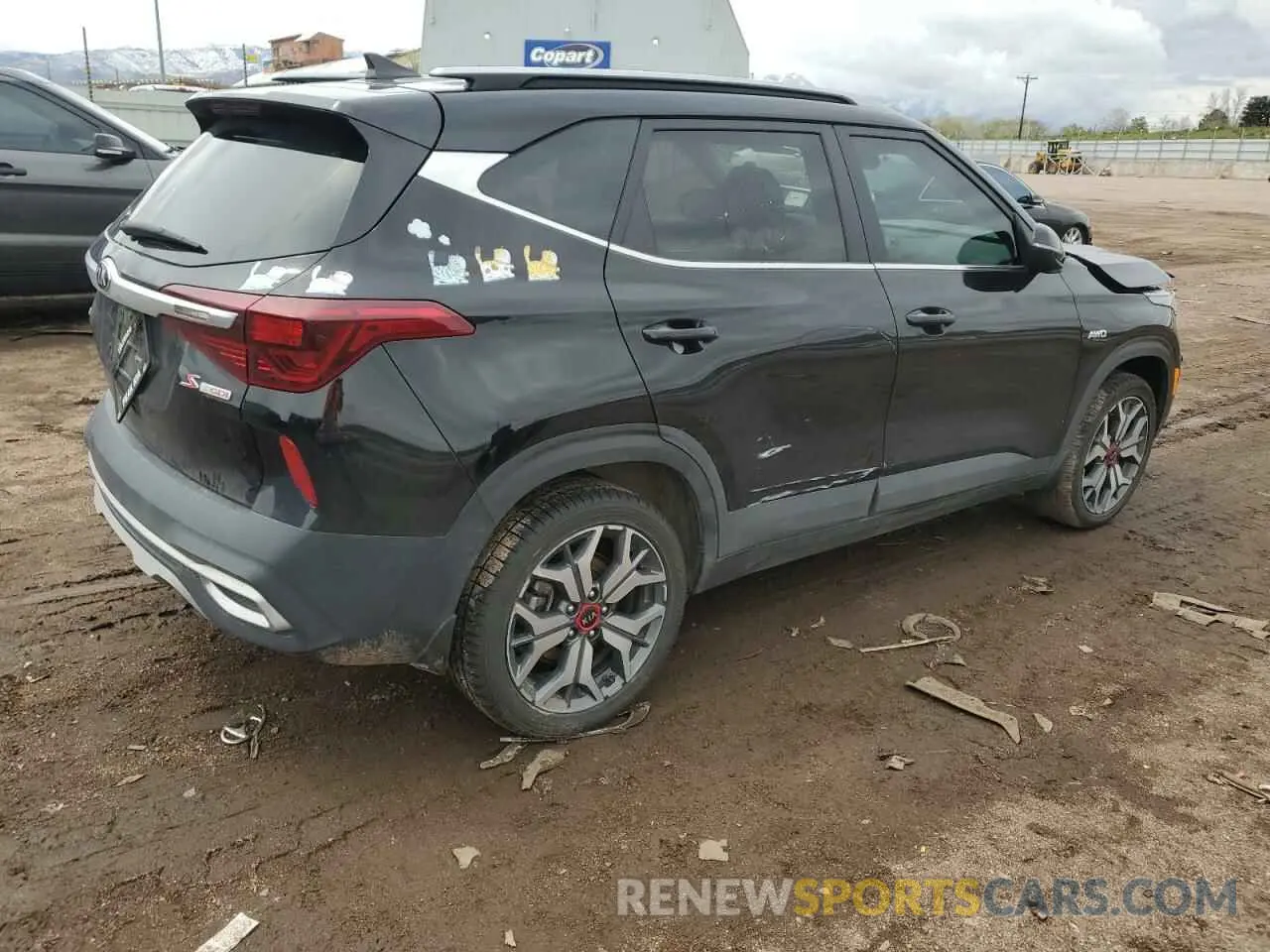 3 Photograph of a damaged car KNDEUCA27M7160000 KIA SELTOS 2021