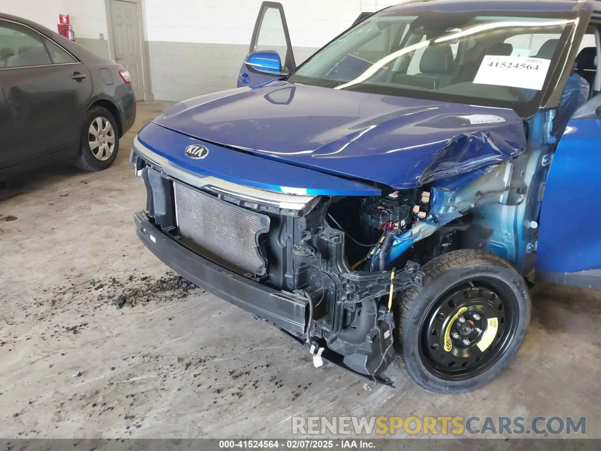 6 Photograph of a damaged car KNDEUCAA0M7135494 KIA SELTOS 2021