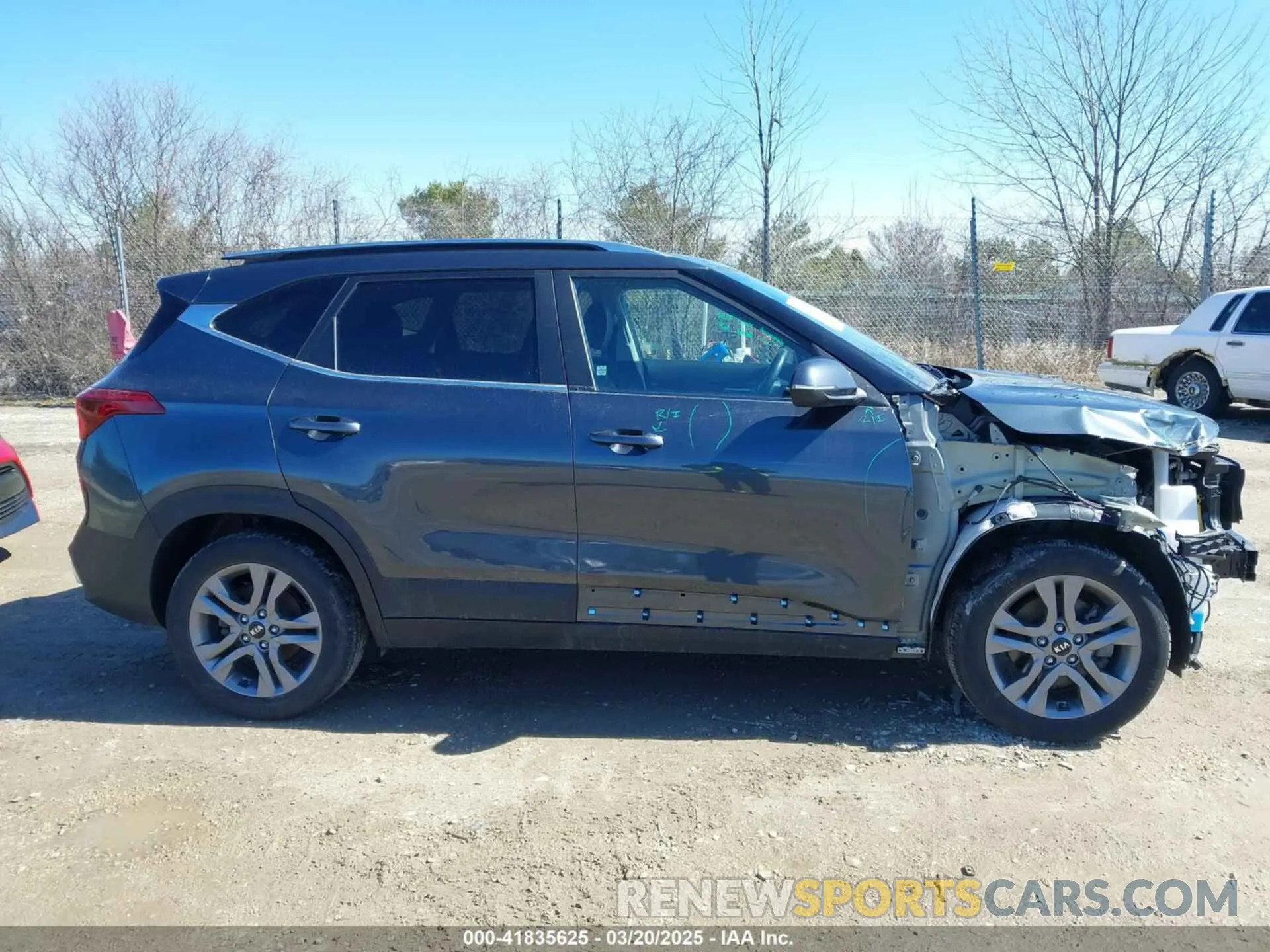 13 Photograph of a damaged car KNDEUCAA0M7179284 KIA SELTOS 2021