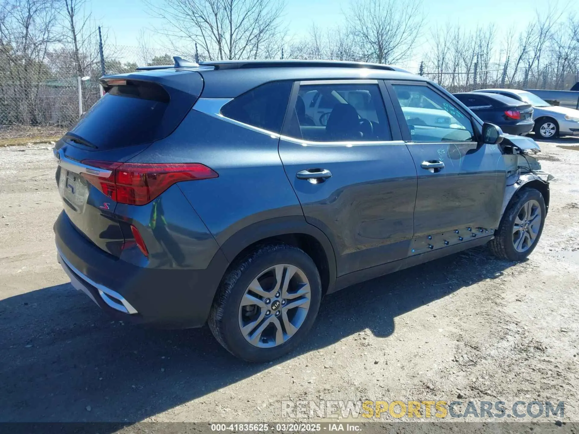 4 Photograph of a damaged car KNDEUCAA0M7179284 KIA SELTOS 2021
