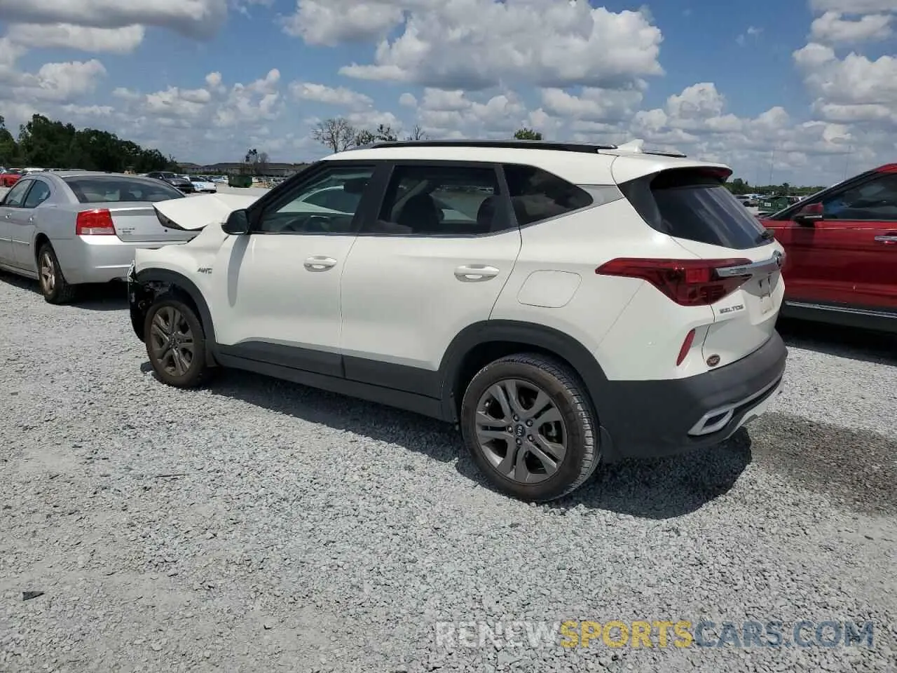 2 Photograph of a damaged car KNDEUCAA0M7223090 KIA SELTOS 2021