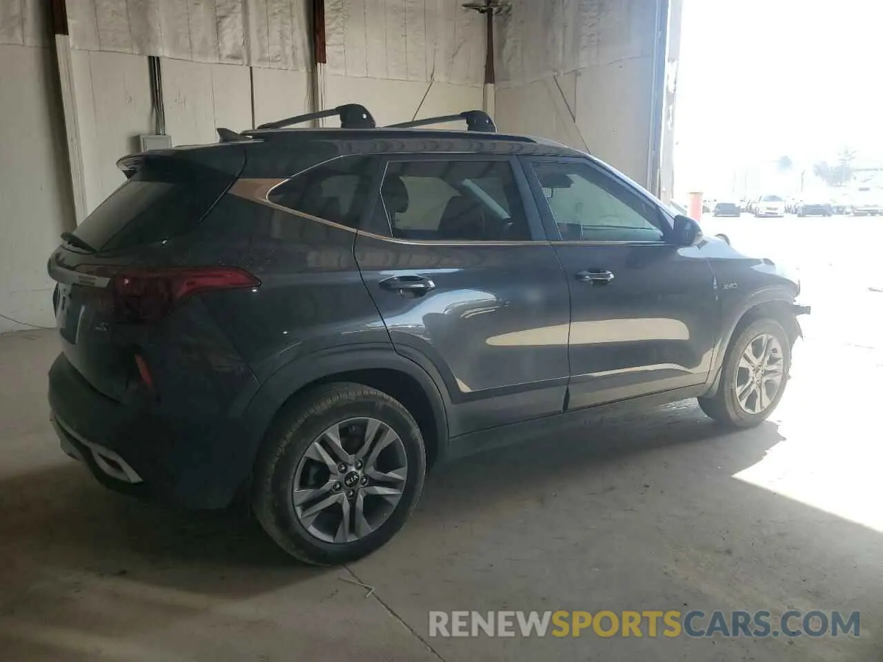 3 Photograph of a damaged car KNDEUCAA1M7083485 KIA SELTOS 2021