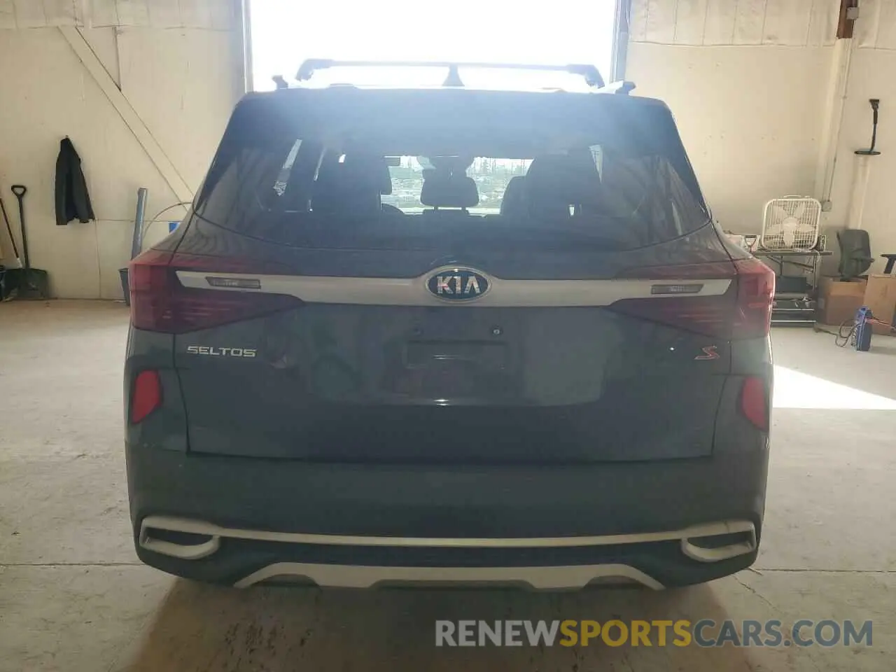 6 Photograph of a damaged car KNDEUCAA1M7083485 KIA SELTOS 2021