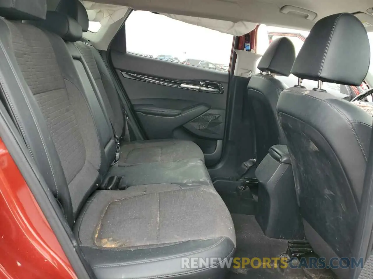 11 Photograph of a damaged car KNDEUCAA1M7222062 KIA SELTOS 2021