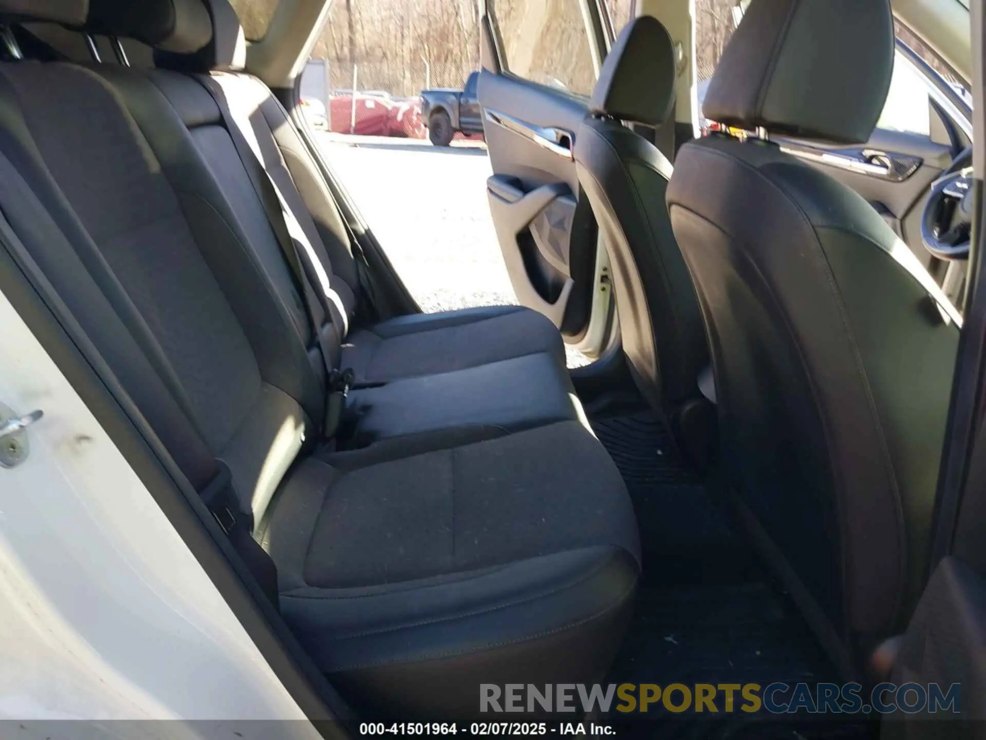 8 Photograph of a damaged car KNDEUCAA2M7041116 KIA SELTOS 2021