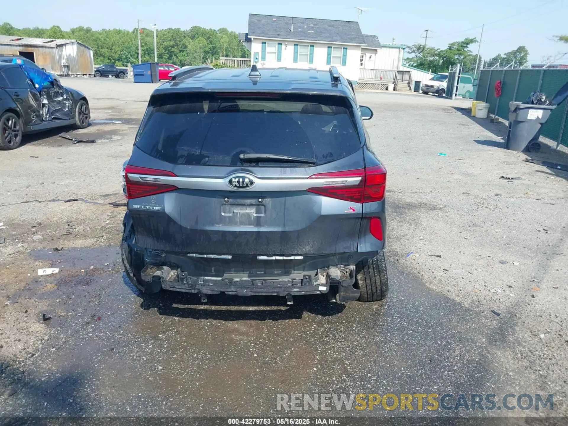 17 Photograph of a damaged car KNDEUCAA2M7149395 KIA SELTOS 2021