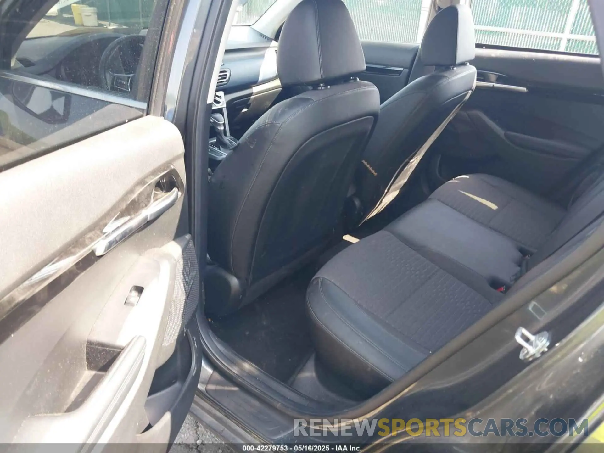 8 Photograph of a damaged car KNDEUCAA2M7149395 KIA SELTOS 2021
