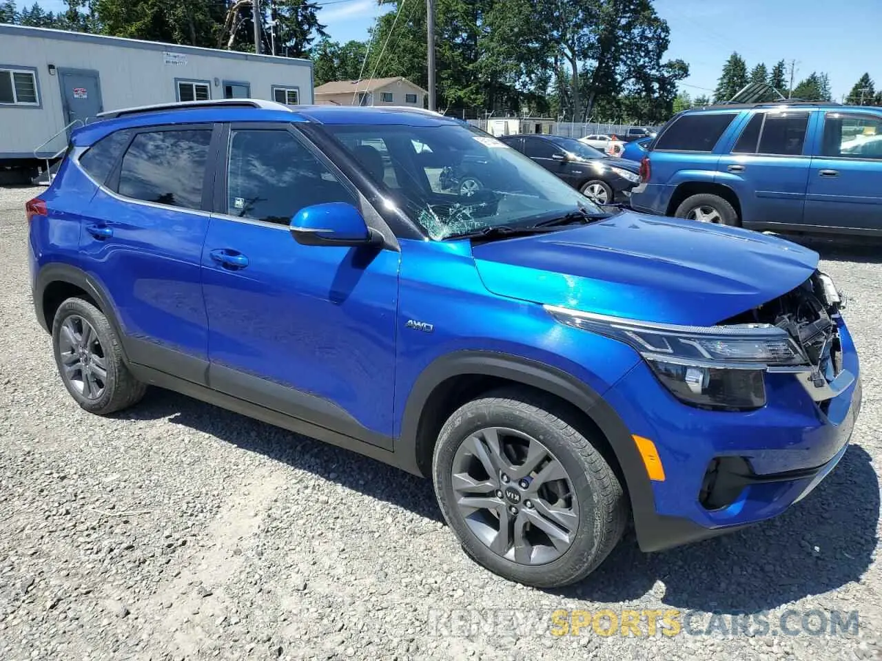4 Photograph of a damaged car KNDEUCAA2M7156458 KIA SELTOS 2021