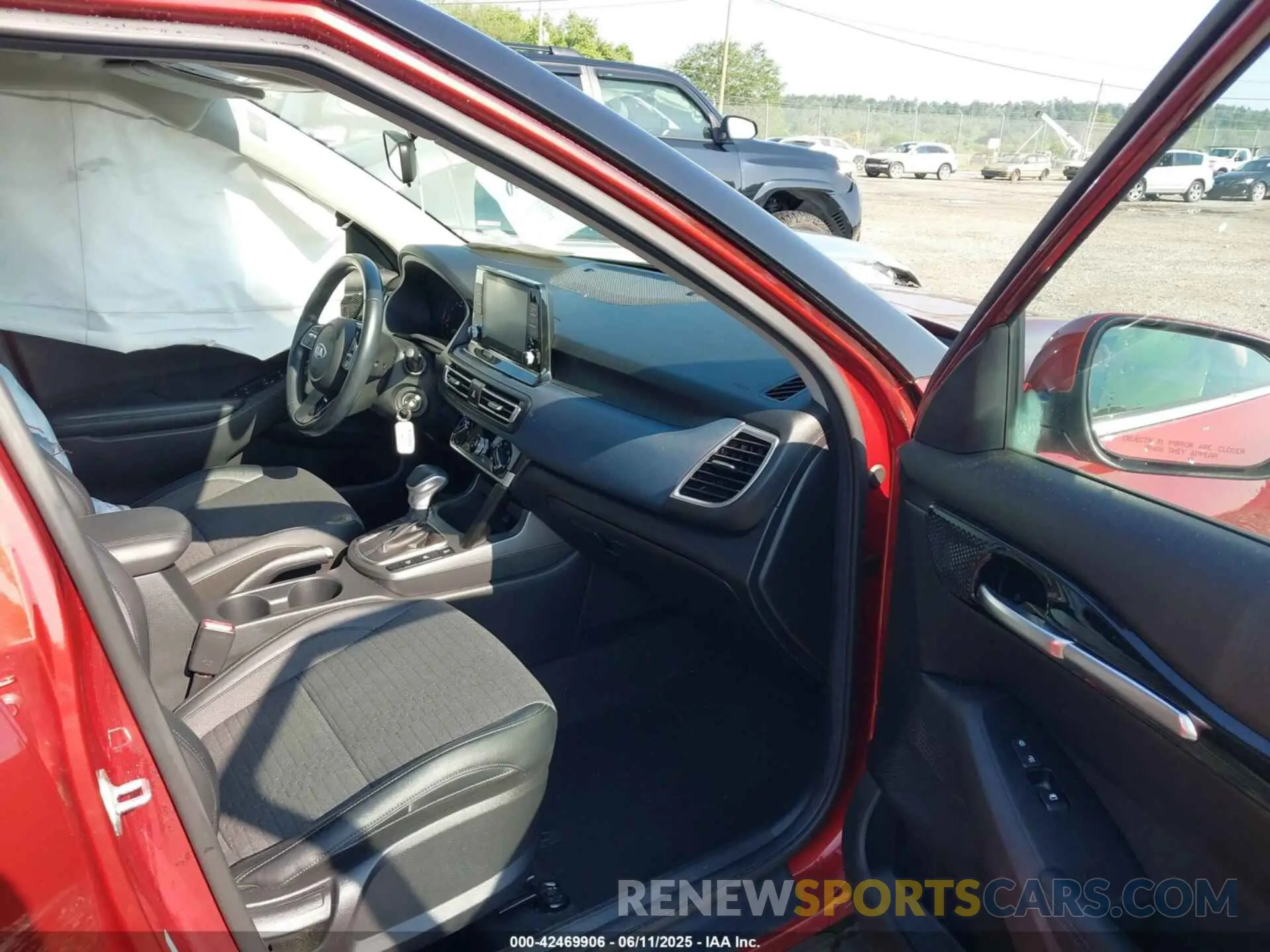 5 Photograph of a damaged car KNDEUCAA3M7073038 KIA SELTOS 2021