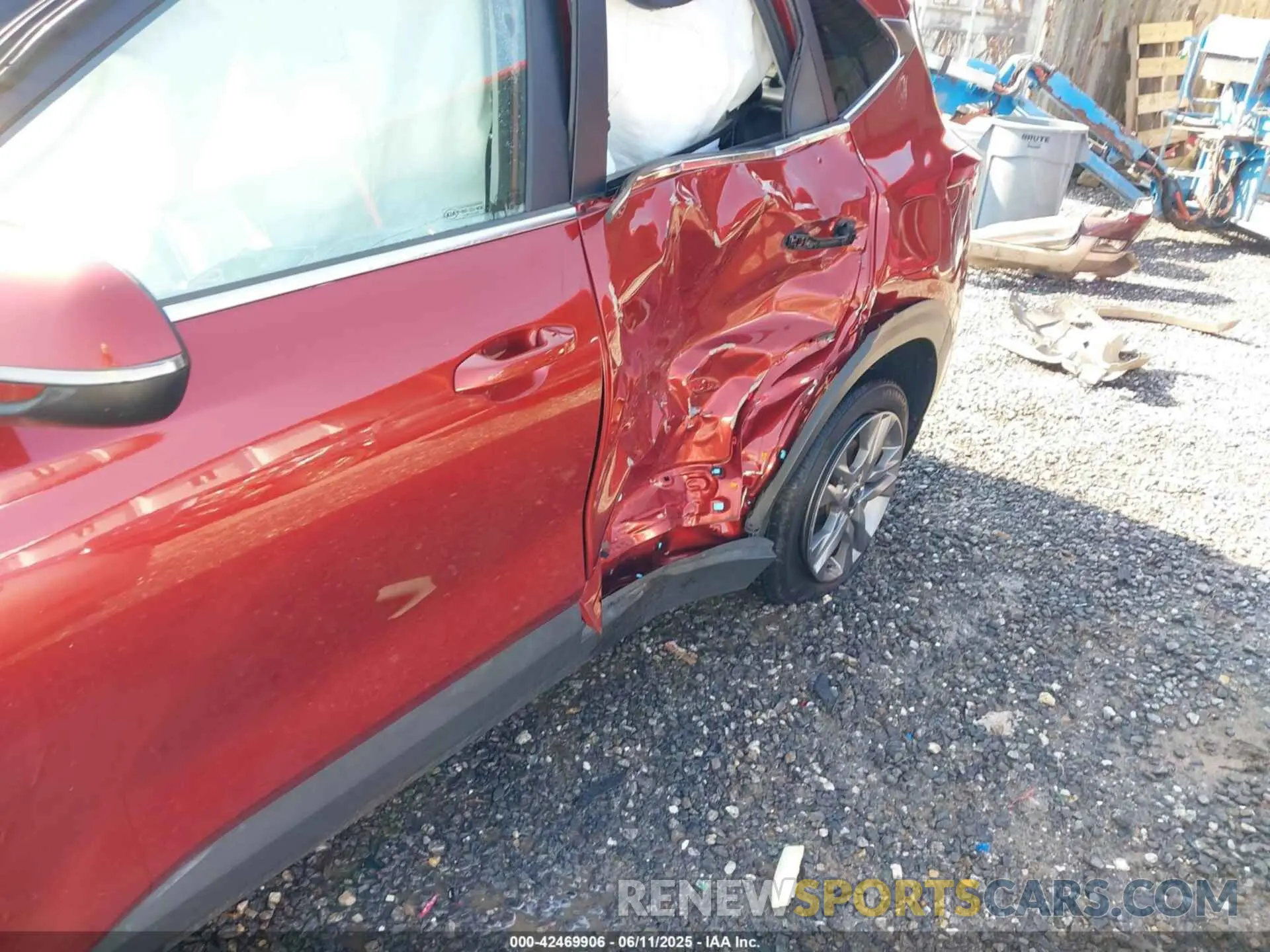 6 Photograph of a damaged car KNDEUCAA3M7073038 KIA SELTOS 2021