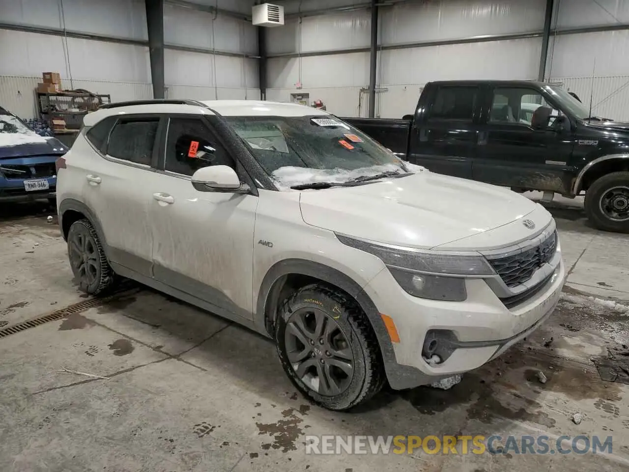 4 Photograph of a damaged car KNDEUCAA3M7096559 KIA SELTOS 2021