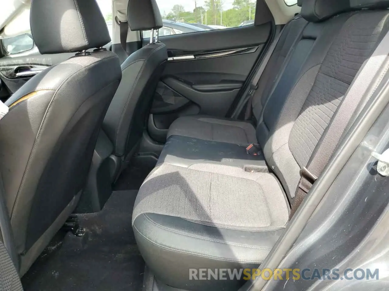 11 Photograph of a damaged car KNDEUCAA3M7148000 KIA SELTOS 2021
