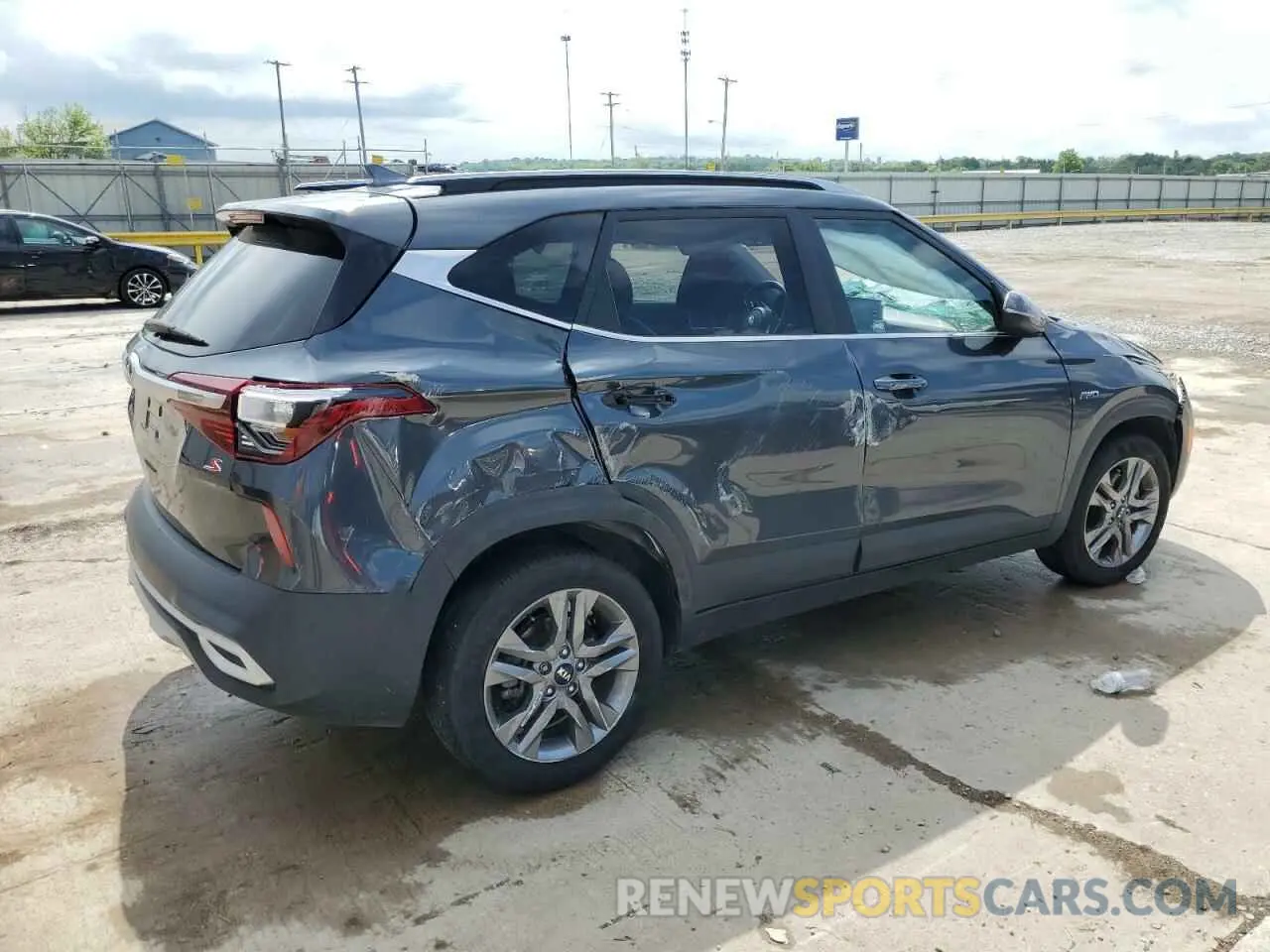 3 Photograph of a damaged car KNDEUCAA3M7148000 KIA SELTOS 2021