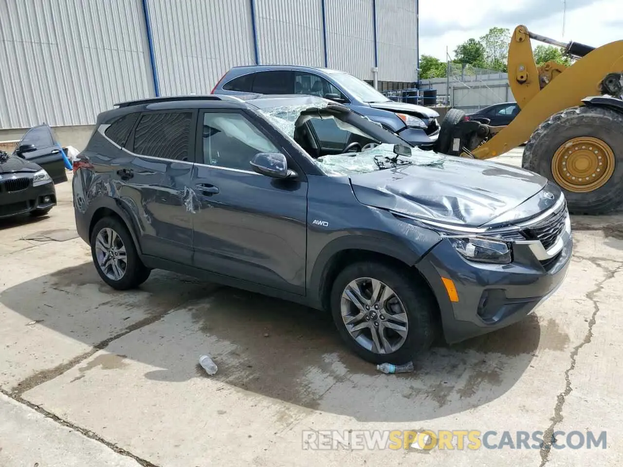 4 Photograph of a damaged car KNDEUCAA3M7148000 KIA SELTOS 2021