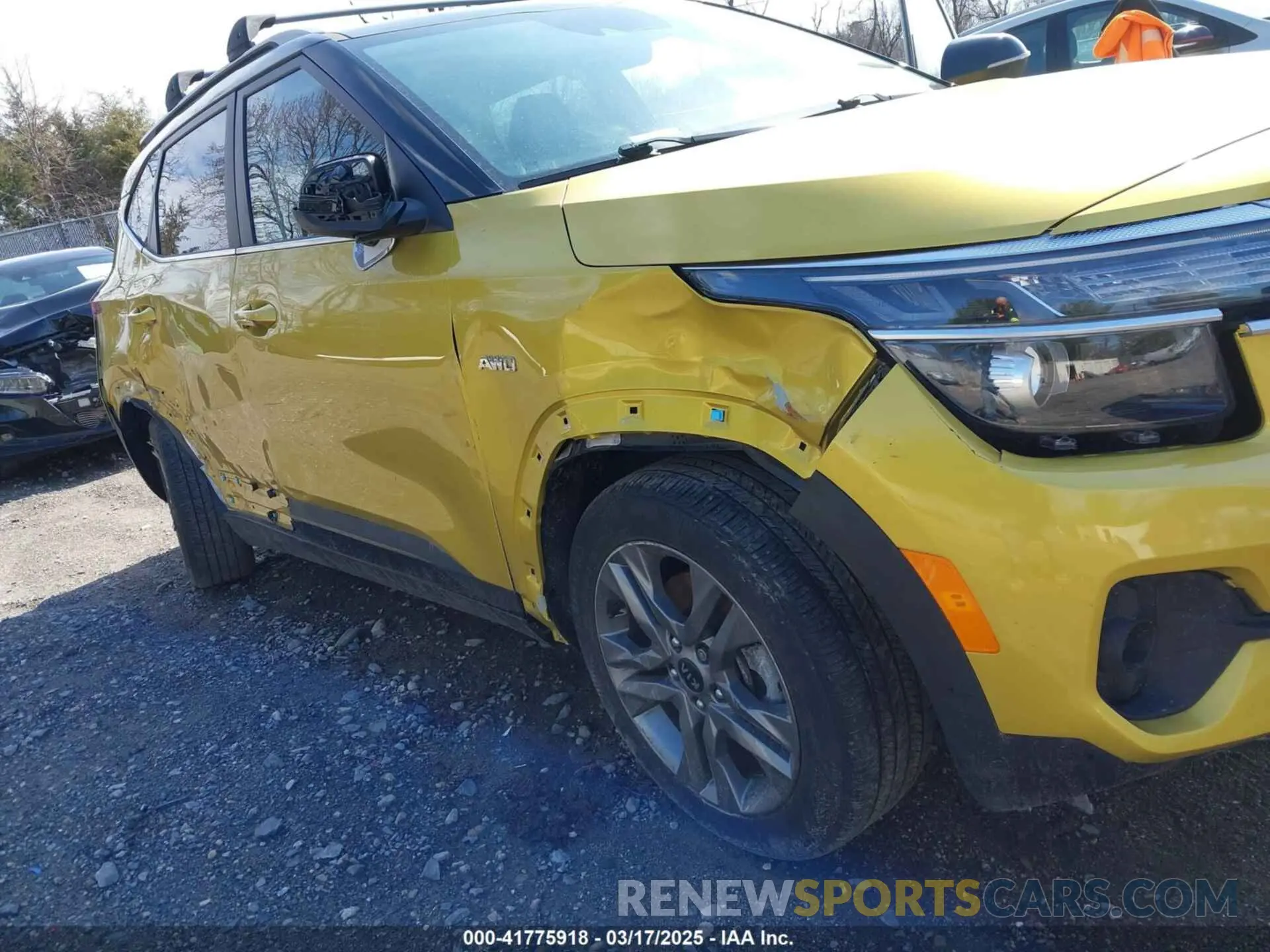 19 Photograph of a damaged car KNDEUCAA3M7168117 KIA SELTOS 2021