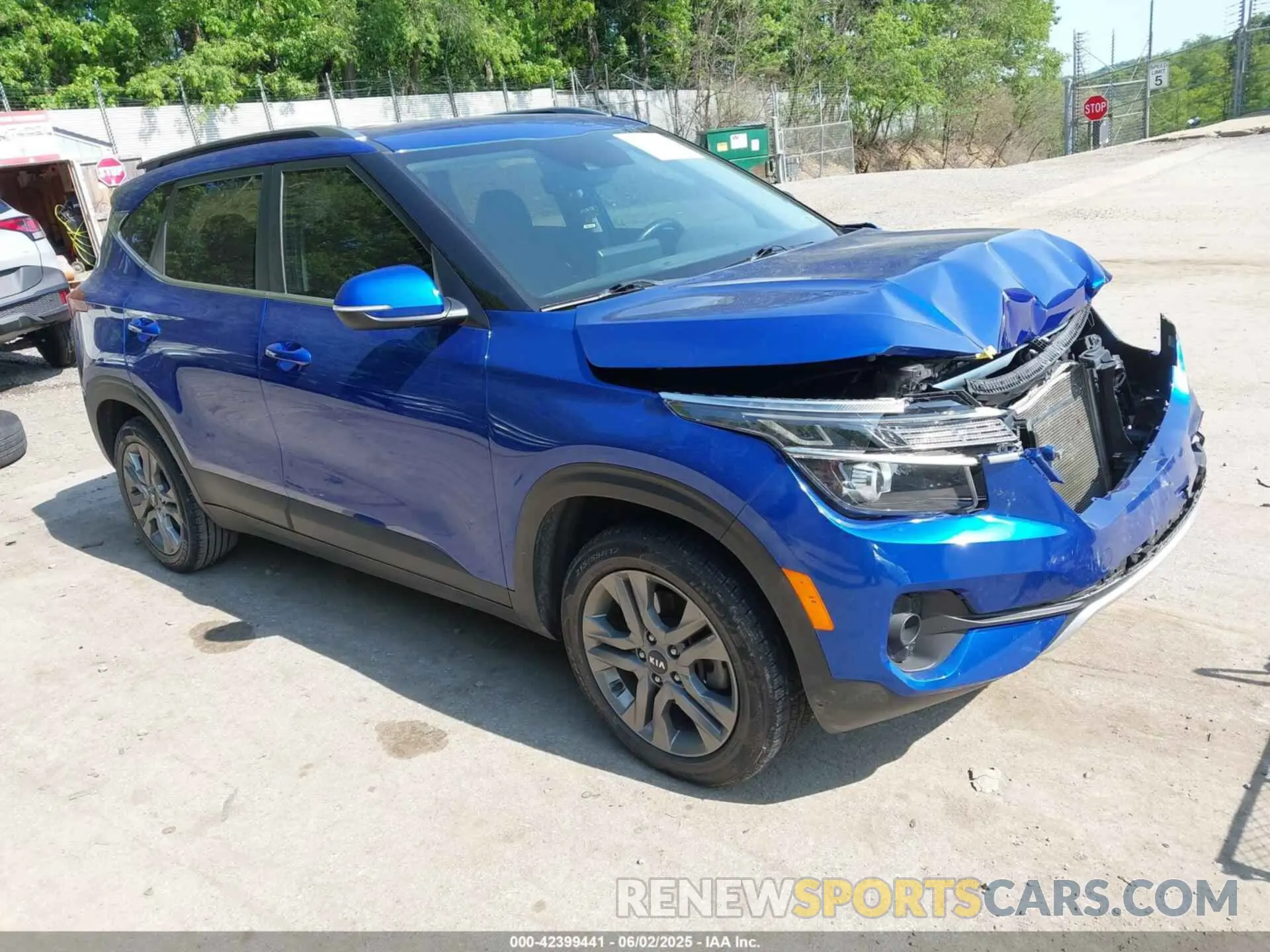 1 Photograph of a damaged car KNDEUCAA4M7171253 KIA SELTOS 2021