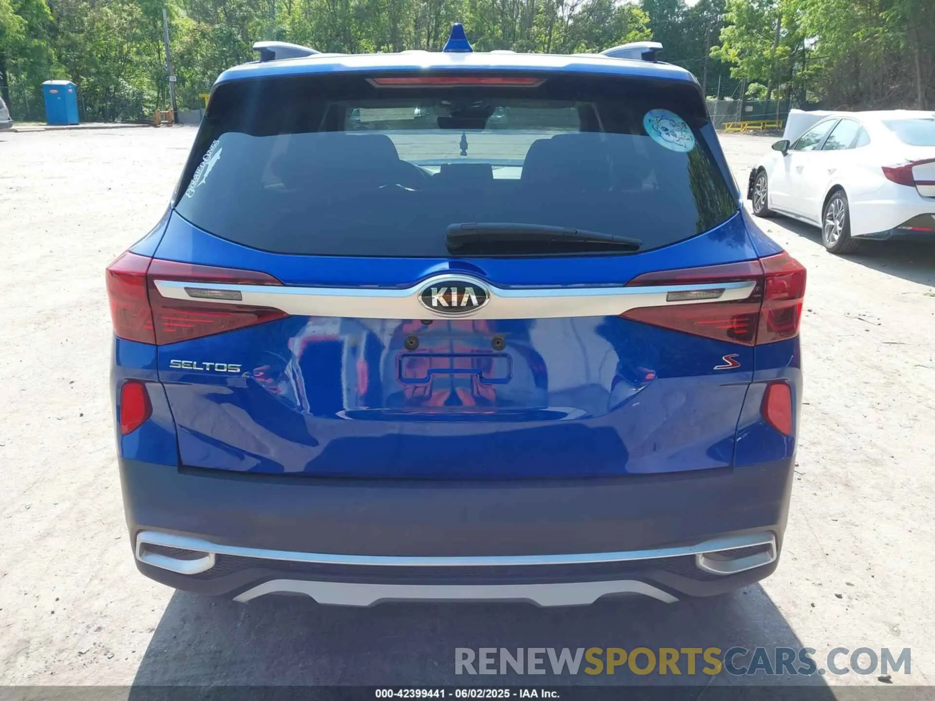 16 Photograph of a damaged car KNDEUCAA4M7171253 KIA SELTOS 2021