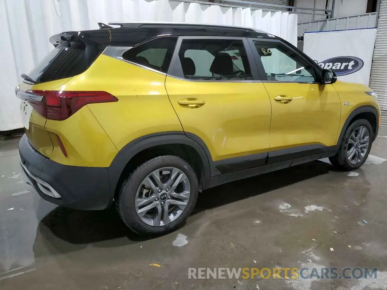 3 Photograph of a damaged car KNDEUCAA4M7223027 KIA SELTOS 2021