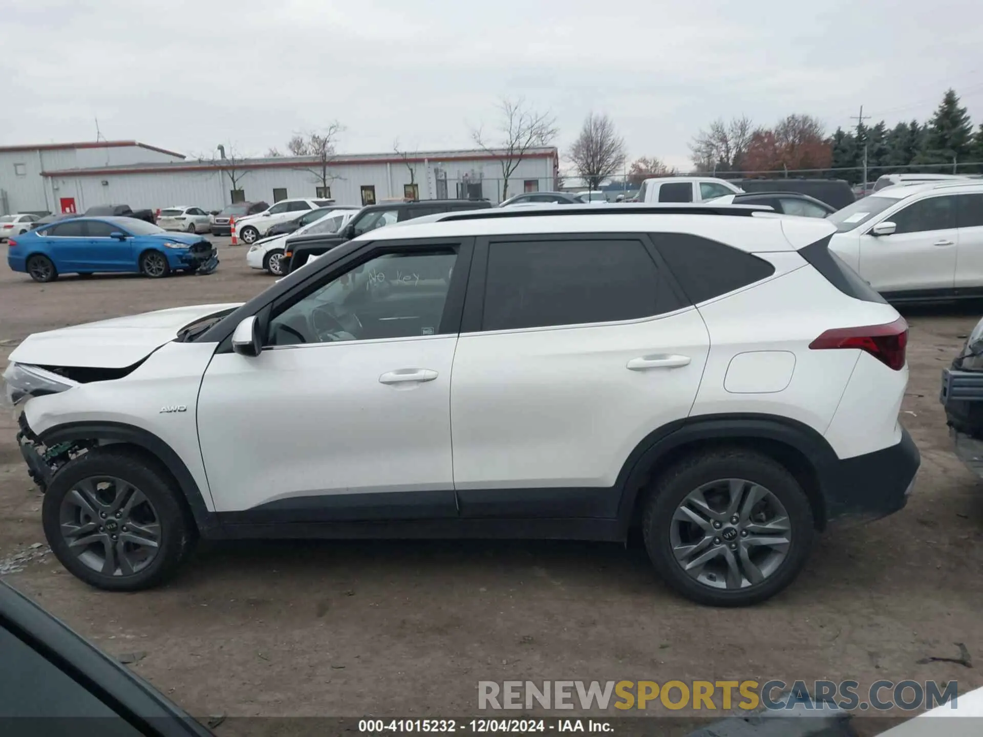 14 Photograph of a damaged car KNDEUCAA5M7046780 KIA SELTOS 2021