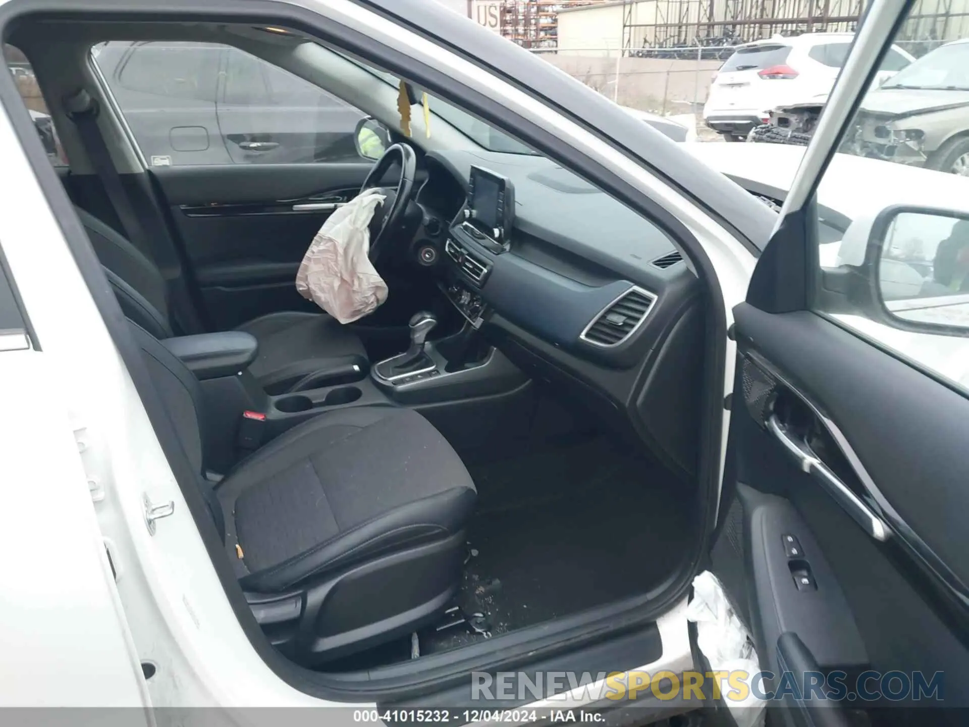 5 Photograph of a damaged car KNDEUCAA5M7046780 KIA SELTOS 2021