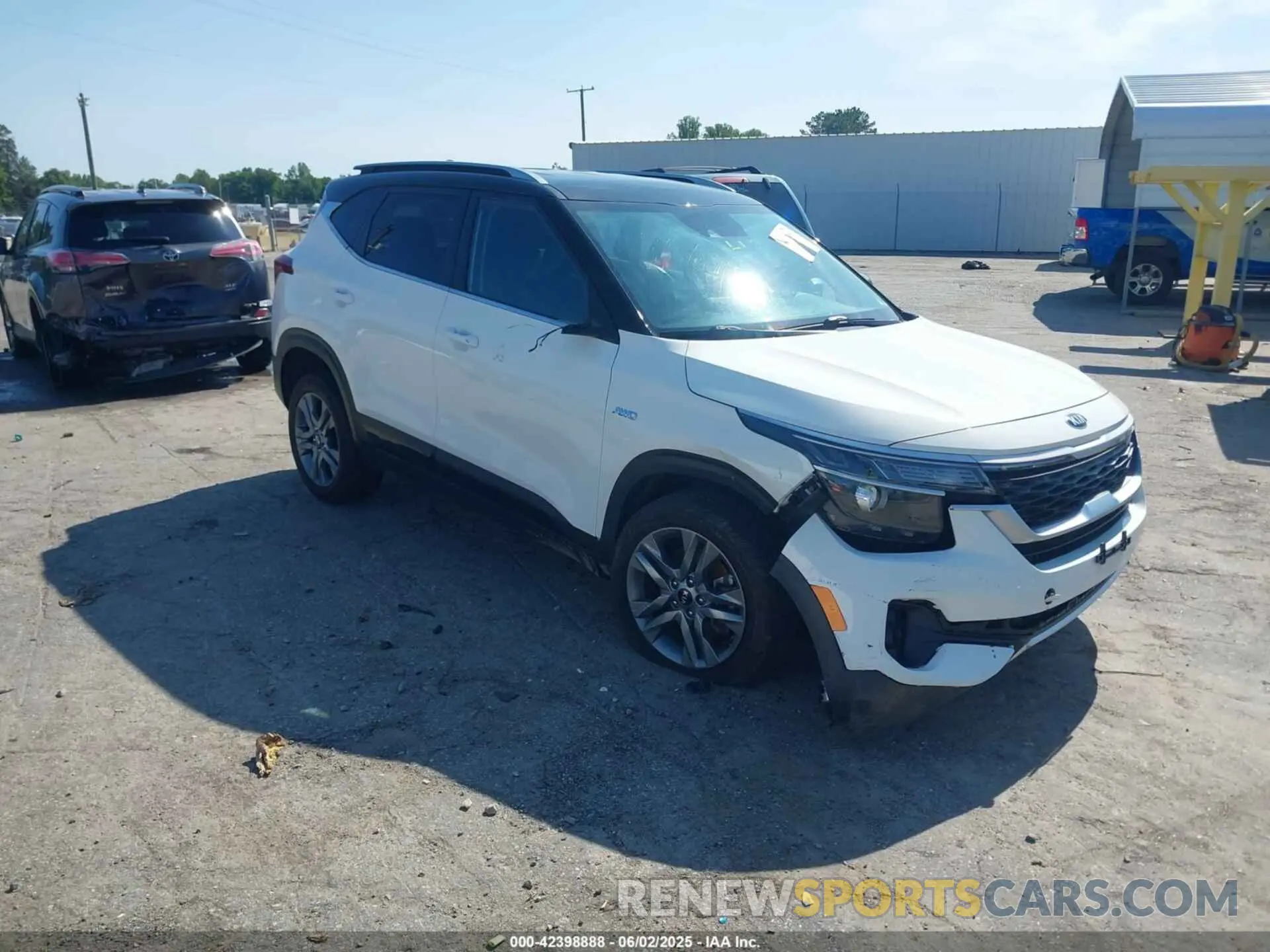 1 Photograph of a damaged car KNDEUCAA5M7078483 KIA SELTOS 2021