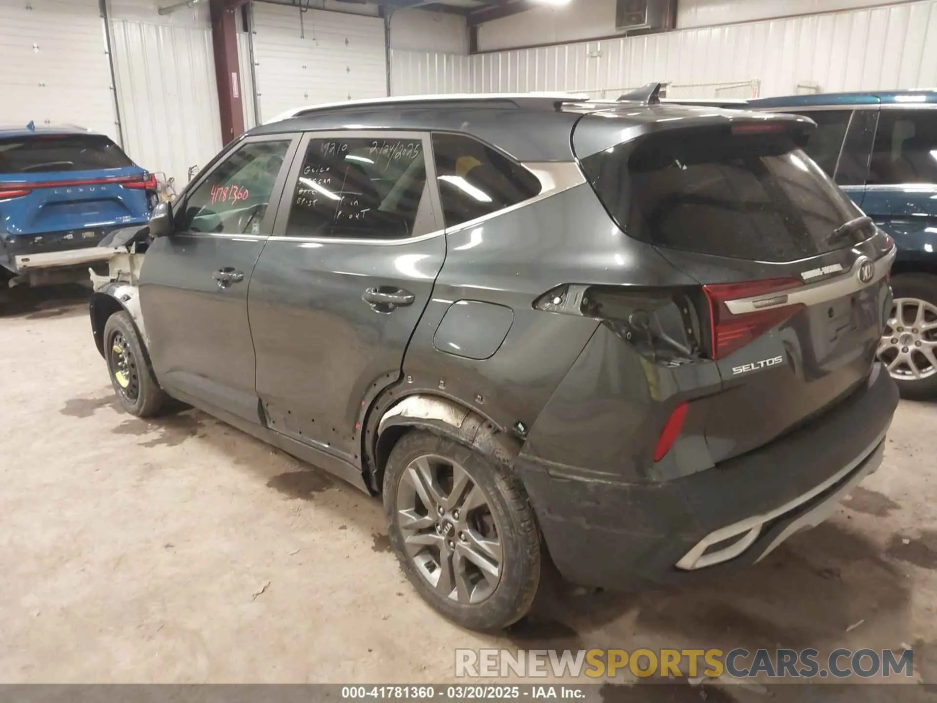 3 Photograph of a damaged car KNDEUCAA5M7100918 KIA SELTOS 2021