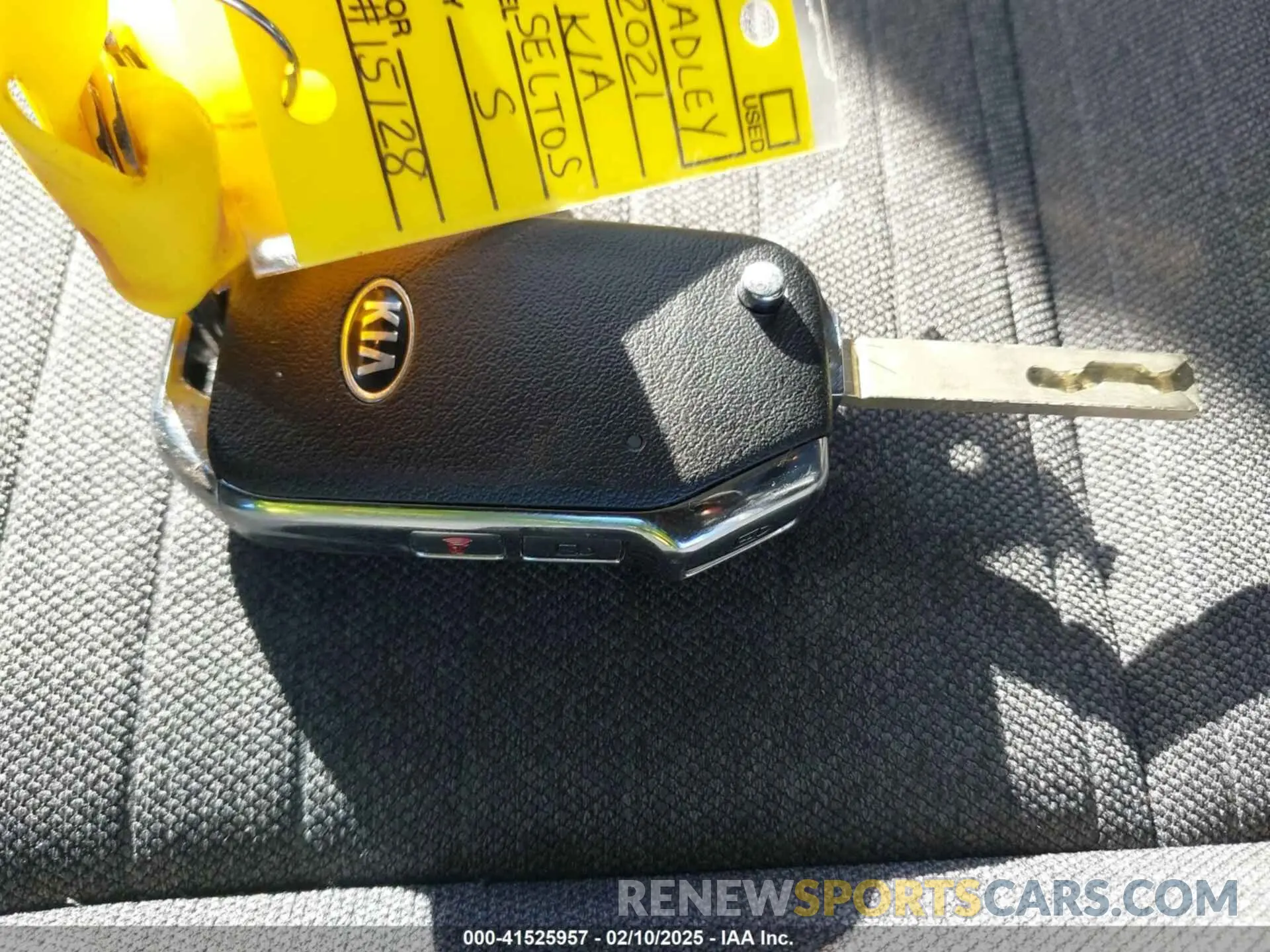 11 Photograph of a damaged car KNDEUCAA5M7226700 KIA SELTOS 2021