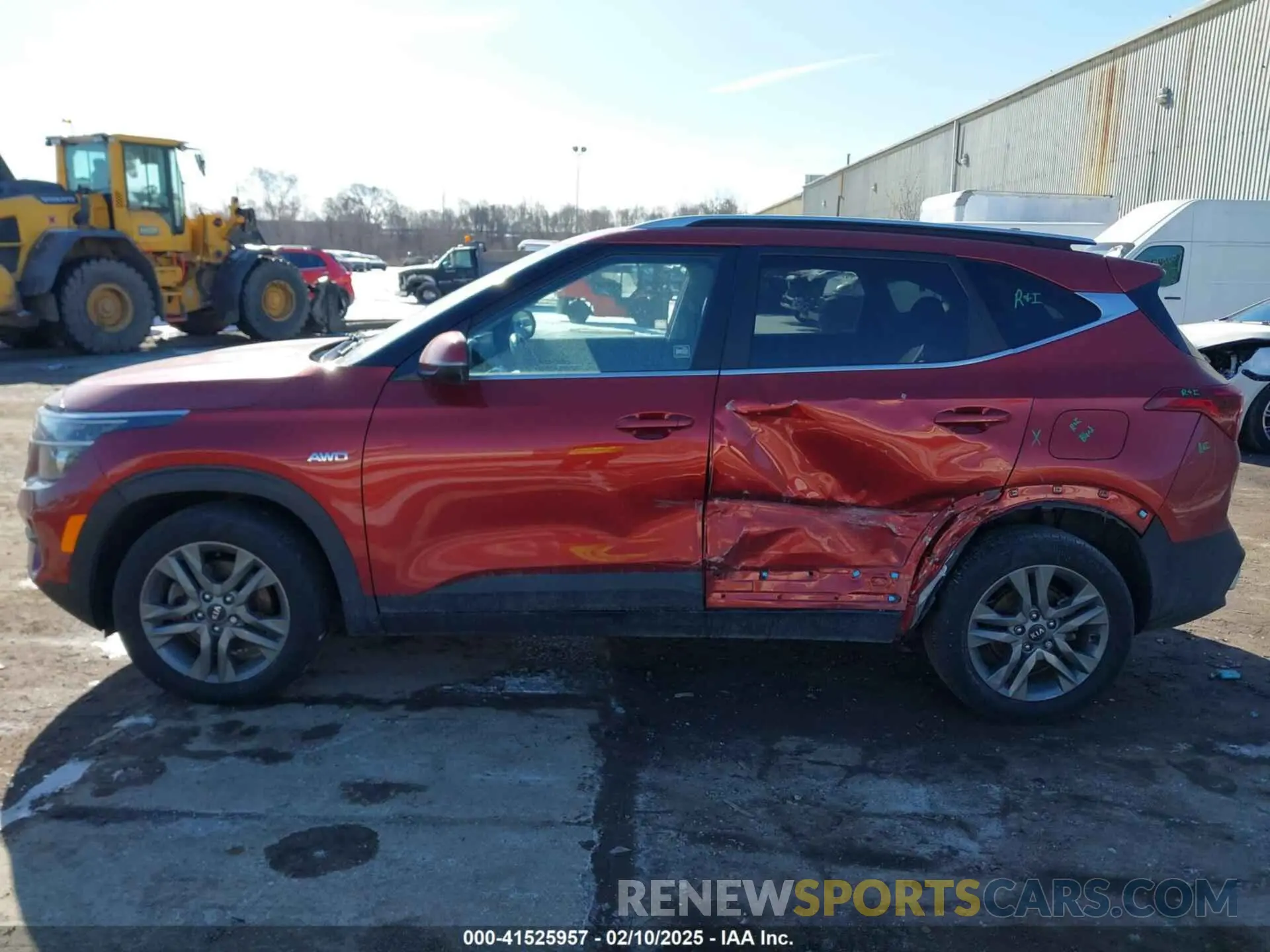 14 Photograph of a damaged car KNDEUCAA5M7226700 KIA SELTOS 2021