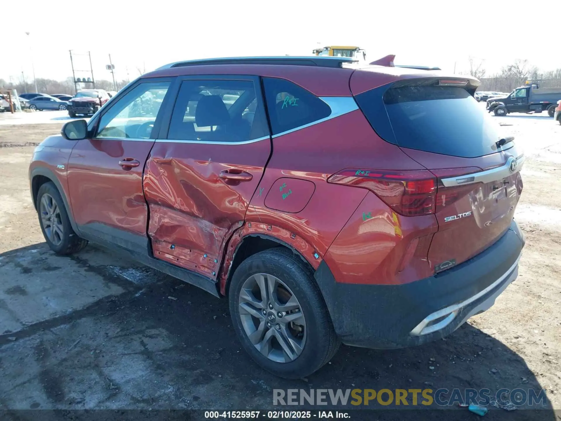 3 Photograph of a damaged car KNDEUCAA5M7226700 KIA SELTOS 2021
