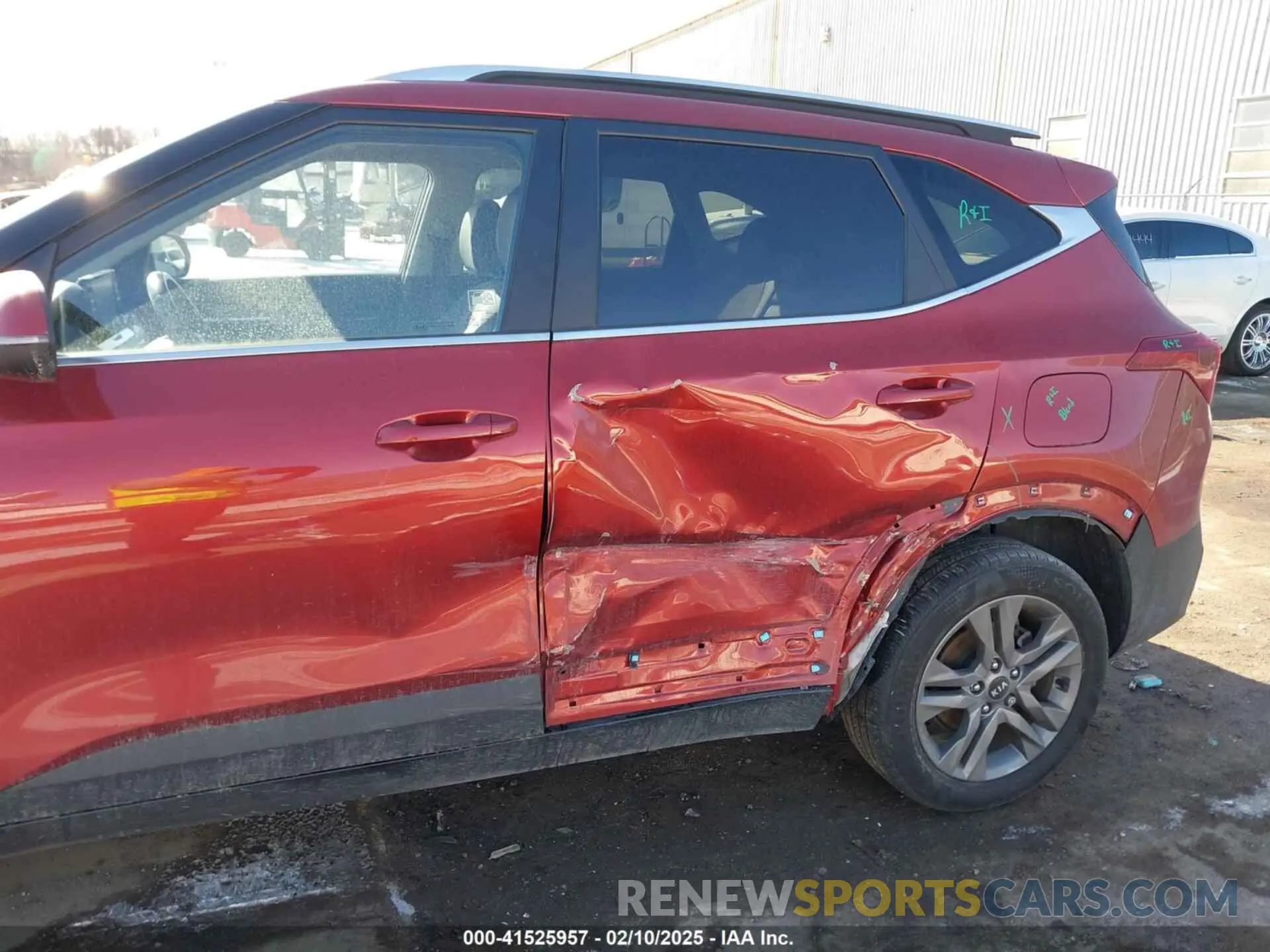 6 Photograph of a damaged car KNDEUCAA5M7226700 KIA SELTOS 2021