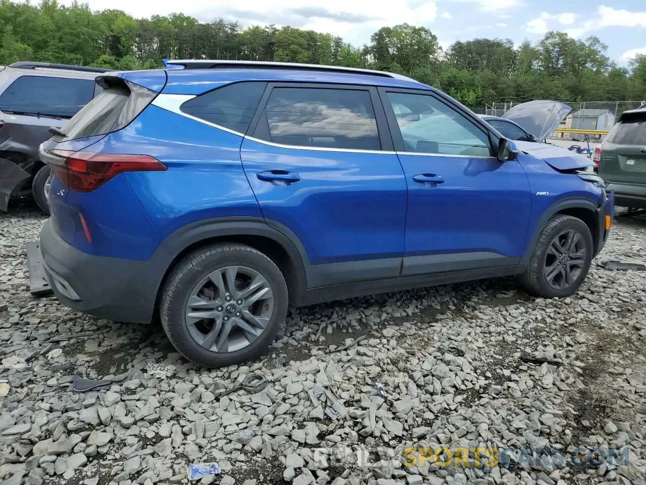 3 Photograph of a damaged car KNDEUCAA6M7081571 KIA SELTOS 2021