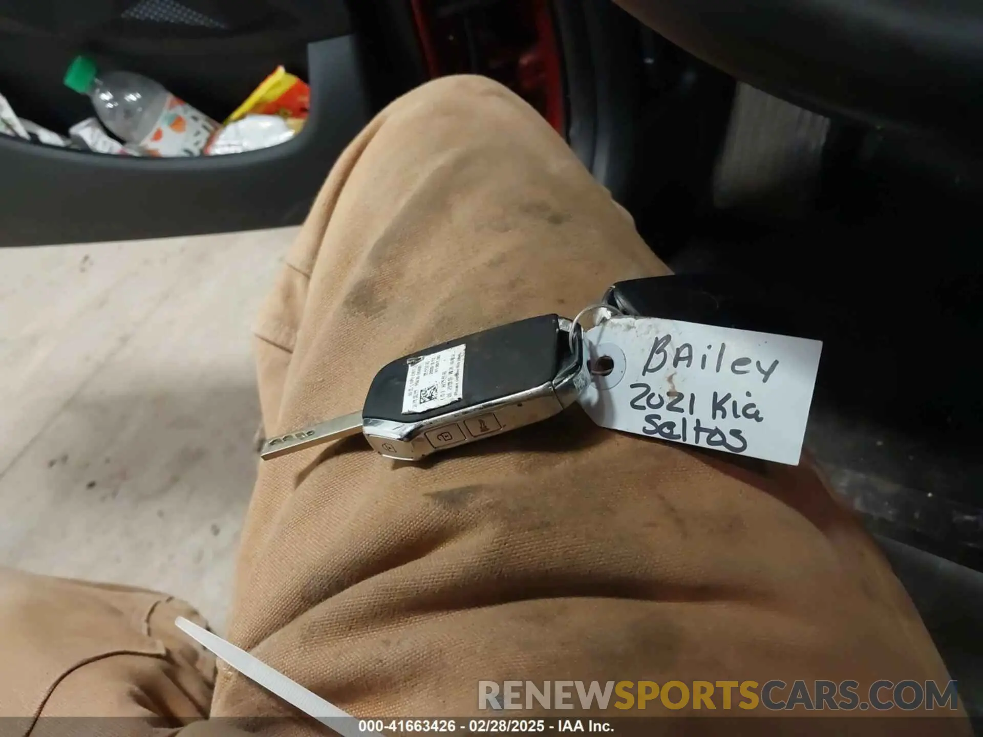 11 Photograph of a damaged car KNDEUCAA7M7138912 KIA SELTOS 2021
