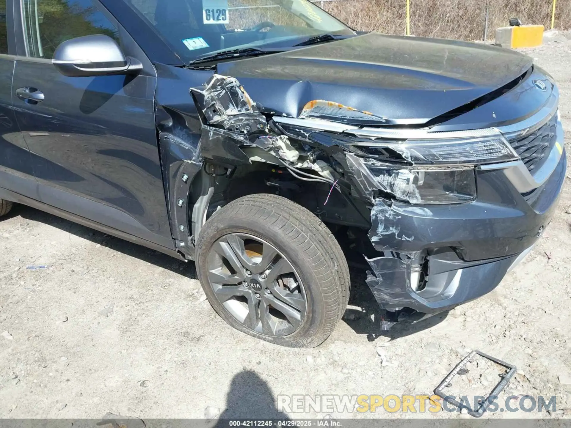 6 Photograph of a damaged car KNDEUCAA7M7170551 KIA SELTOS 2021