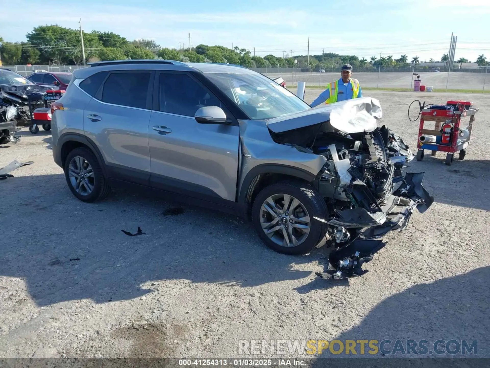 1 Photograph of a damaged car KNDEUCAA8M7175466 KIA SELTOS 2021