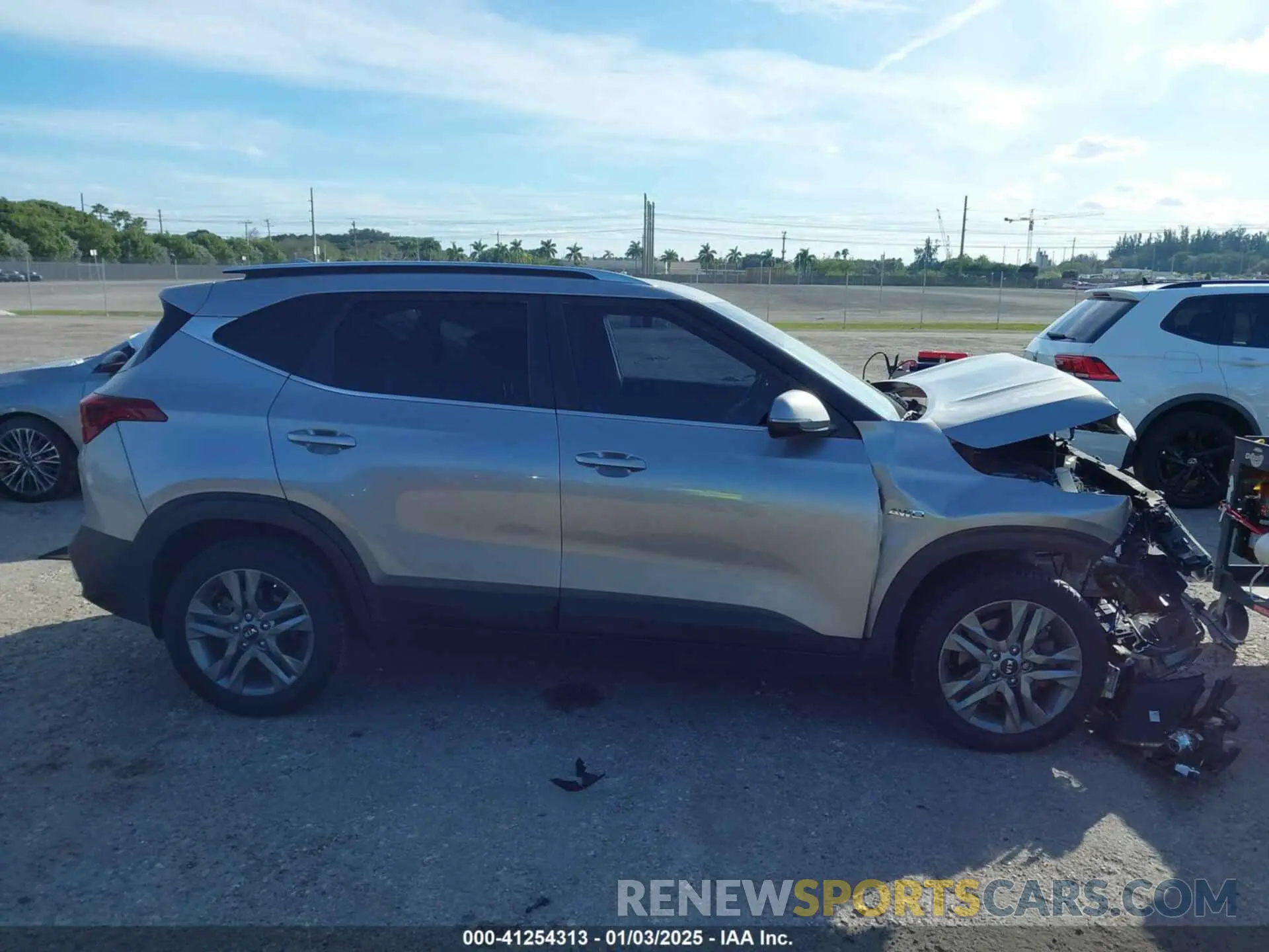 13 Photograph of a damaged car KNDEUCAA8M7175466 KIA SELTOS 2021
