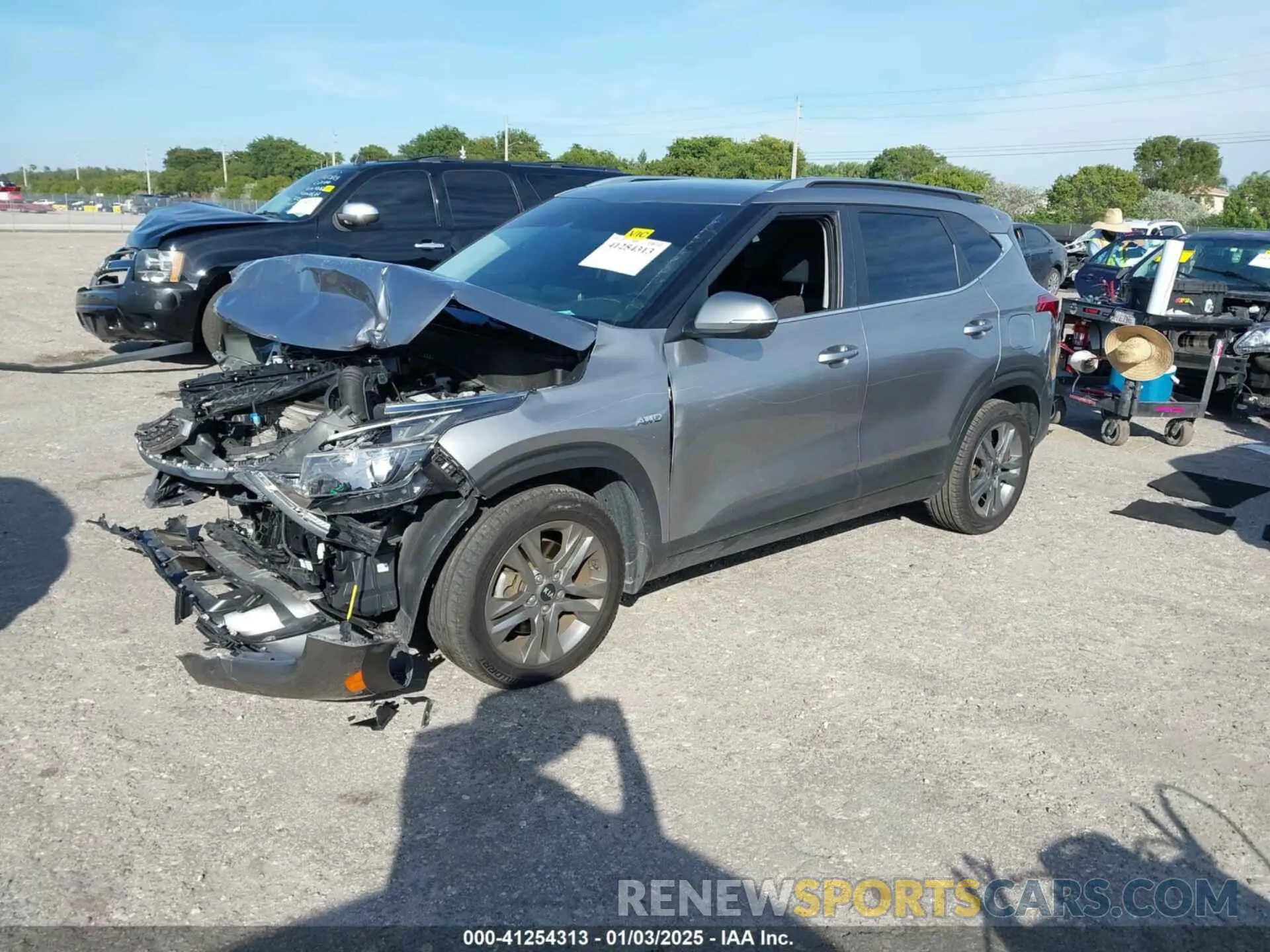 2 Photograph of a damaged car KNDEUCAA8M7175466 KIA SELTOS 2021