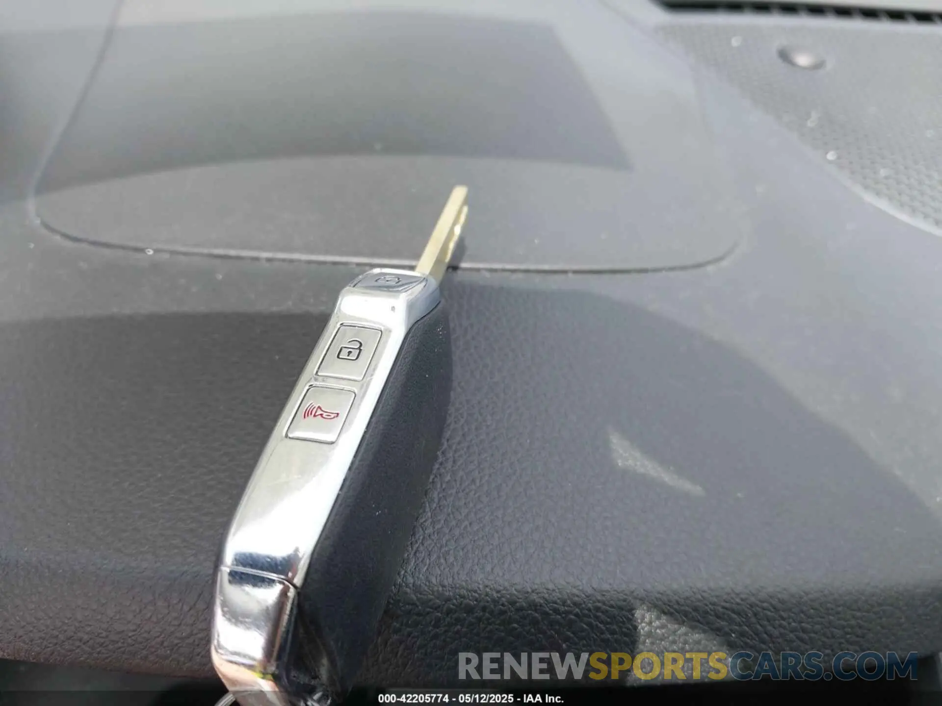 11 Photograph of a damaged car KNDEUCAA8M7184183 KIA SELTOS 2021