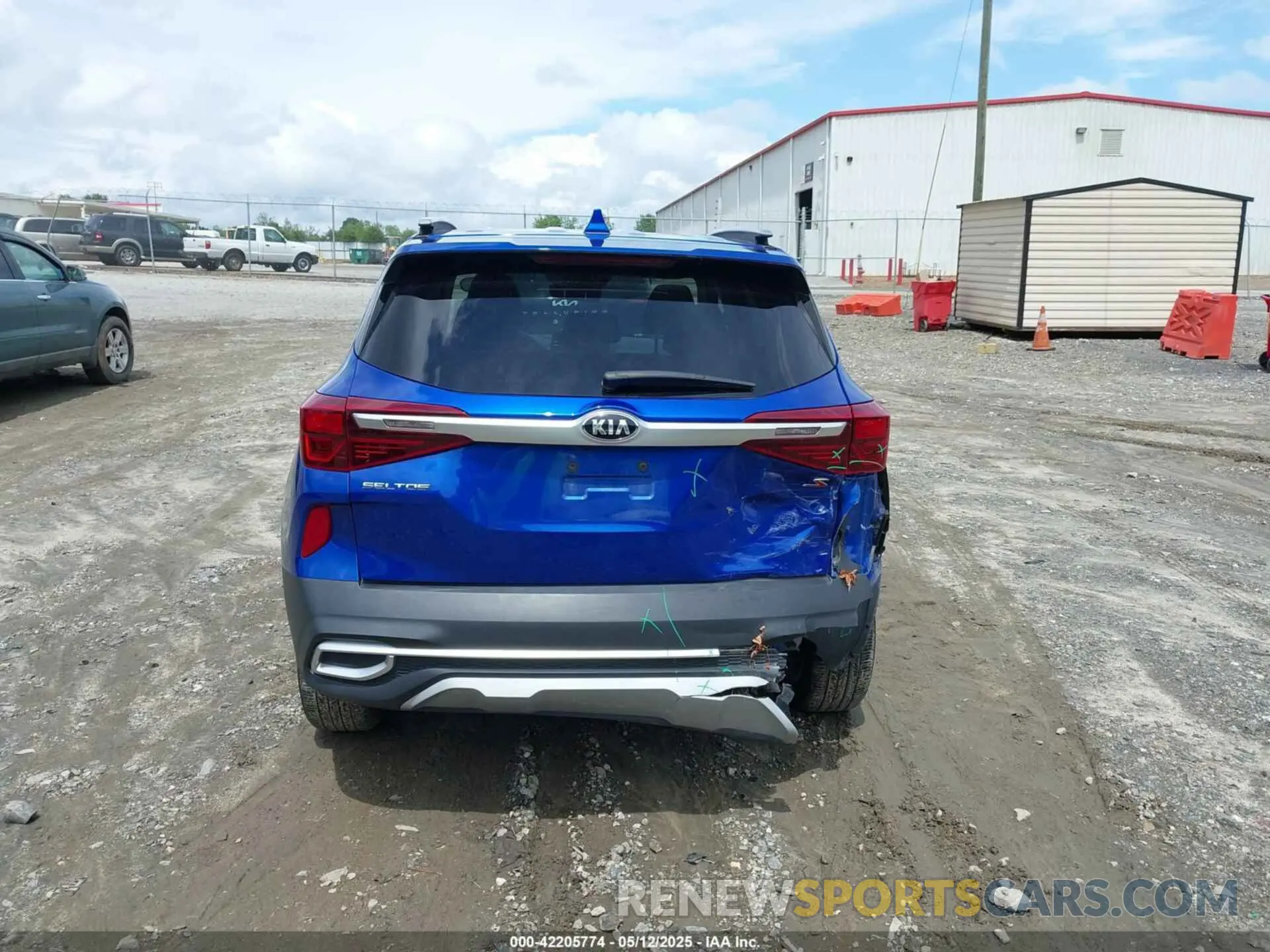 16 Photograph of a damaged car KNDEUCAA8M7184183 KIA SELTOS 2021