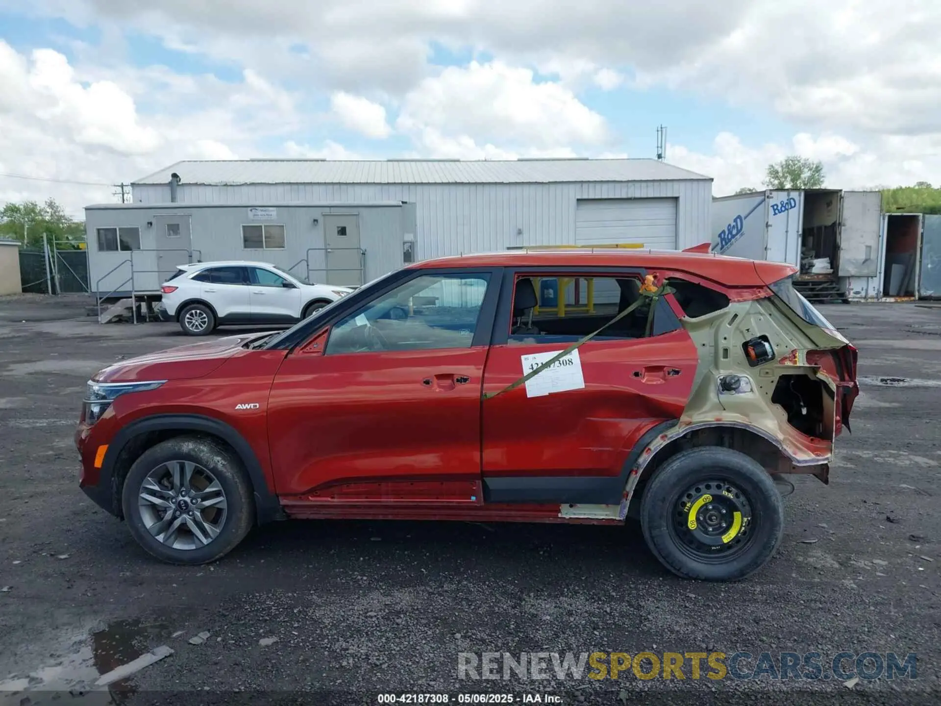 14 Photograph of a damaged car KNDEUCAA9M7074842 KIA SELTOS 2021
