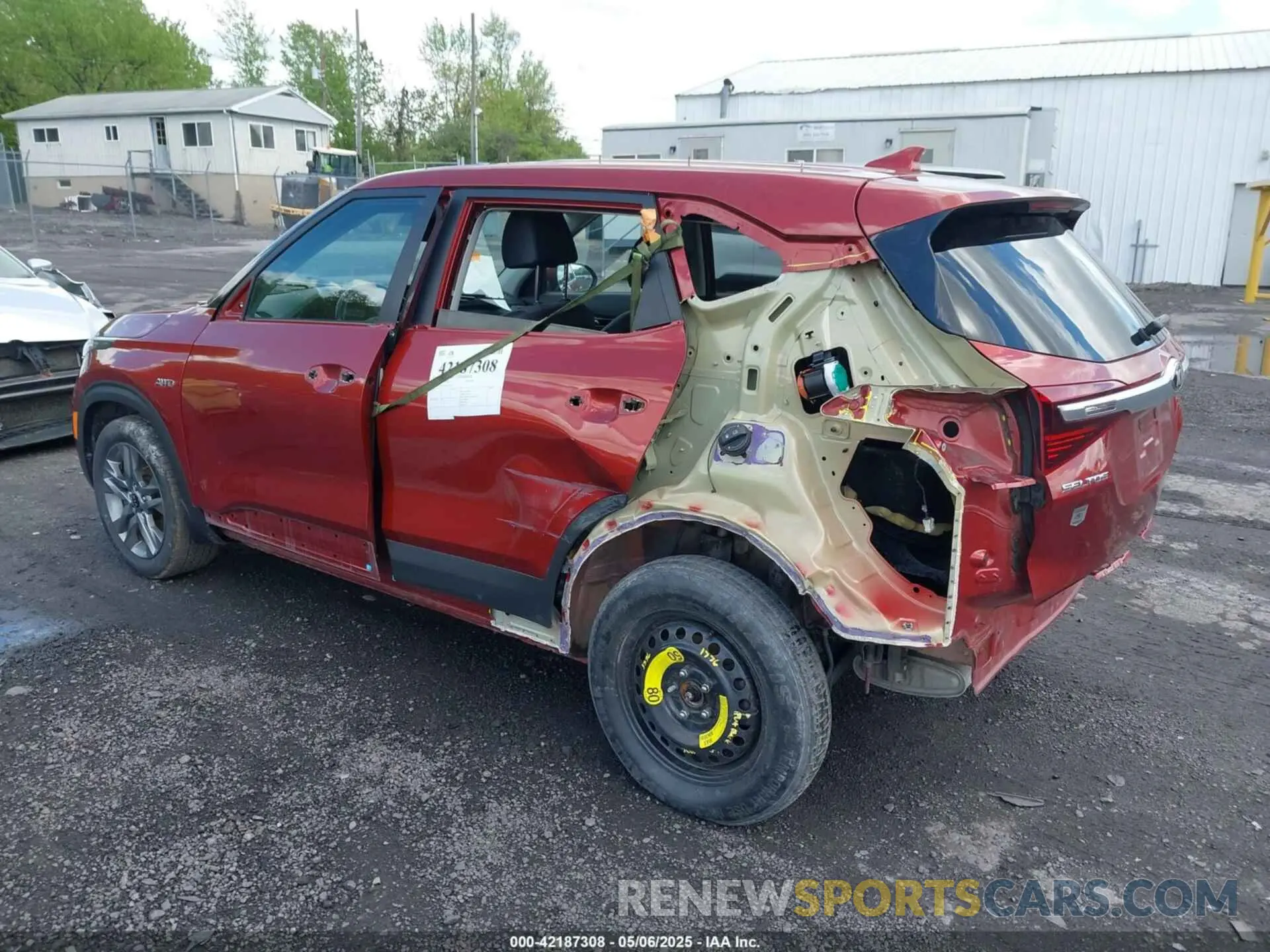 3 Photograph of a damaged car KNDEUCAA9M7074842 KIA SELTOS 2021