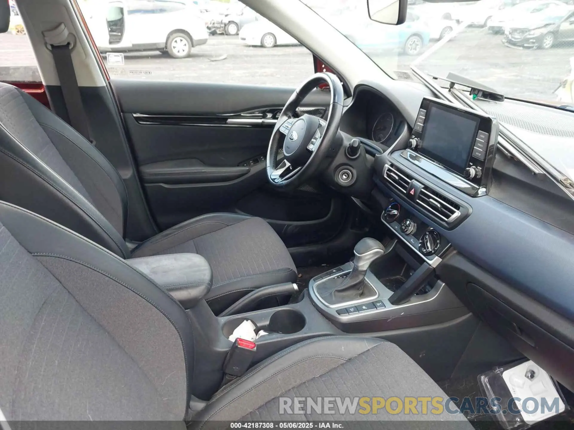 5 Photograph of a damaged car KNDEUCAA9M7074842 KIA SELTOS 2021