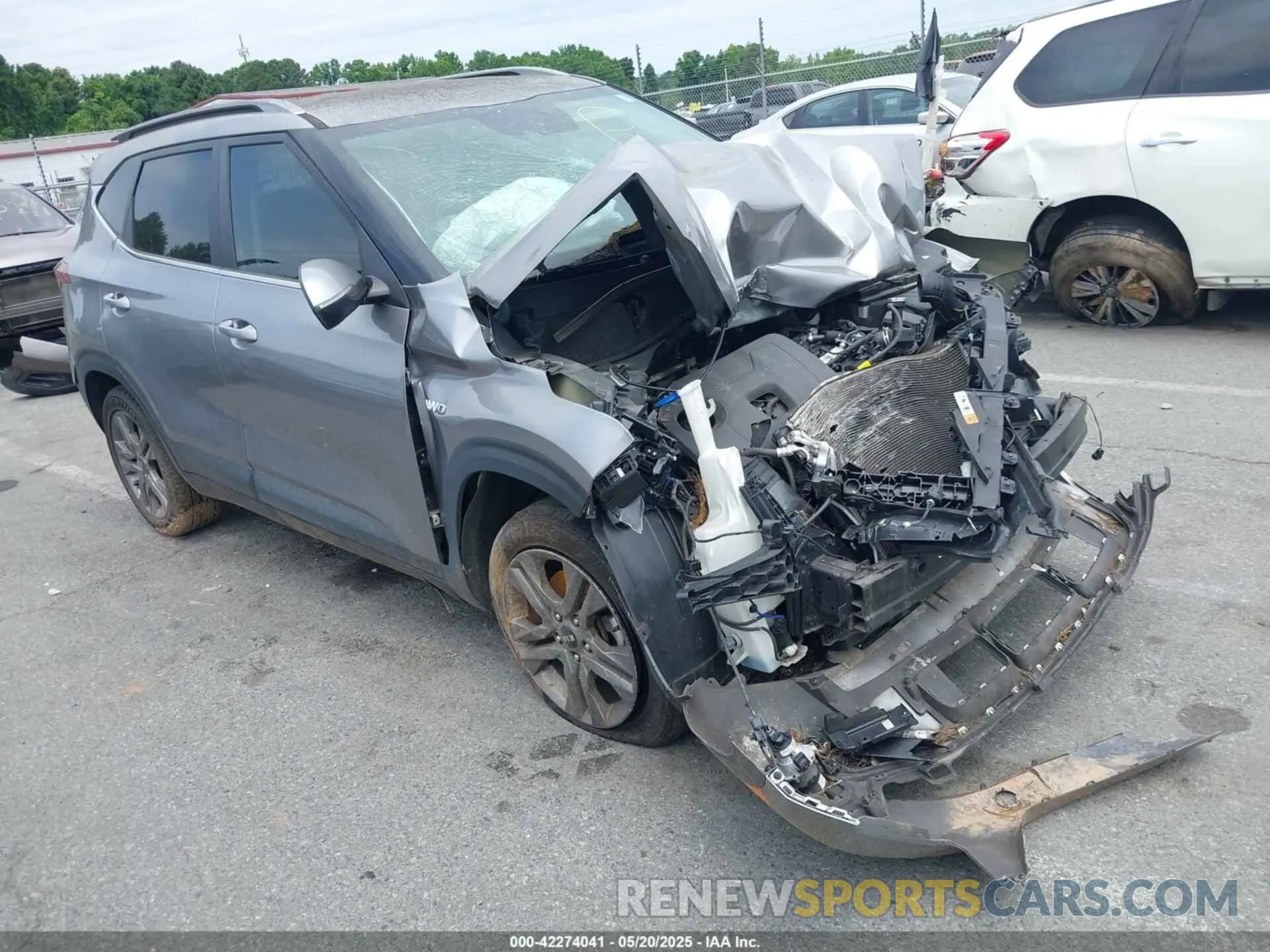 1 Photograph of a damaged car KNDEUCAA9M7084593 KIA SELTOS 2021