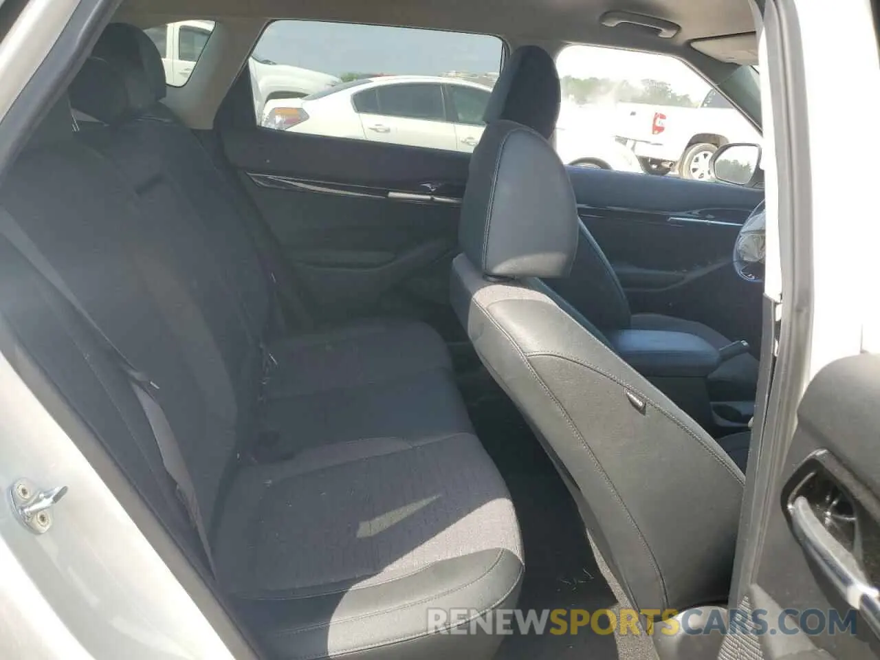 11 Photograph of a damaged car KNDEUCAA9M7097764 KIA SELTOS 2021