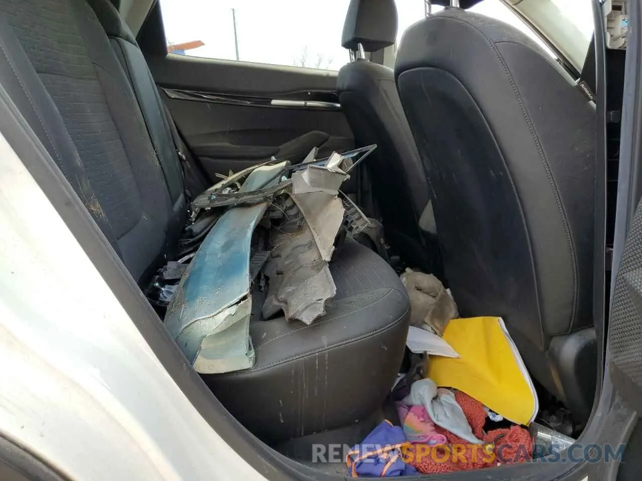 11 Photograph of a damaged car KNDEUCAA9M7149295 KIA SELTOS 2021